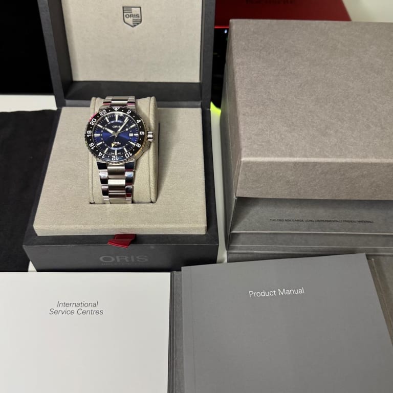 Aquis GMT Date Steel Blue Dial 43mm Product Image 5