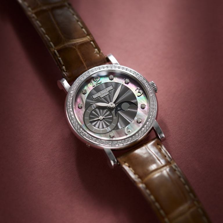 Calatrava Moonphase White Gold Black Mother of Pearl Dial 31mm Product Image 11