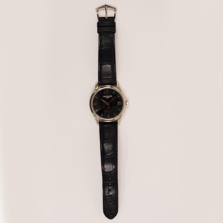 Calatrava White Gold Black Dial 39mm Product Image 1