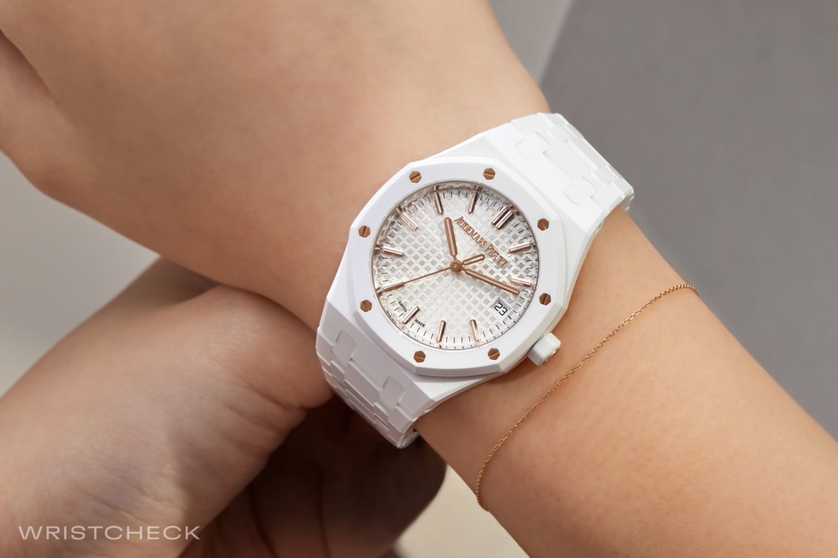 The new 34mm Audemars Piguet Royal Oak ref. 77350CB.OO.1266CB.01 in white ceramic