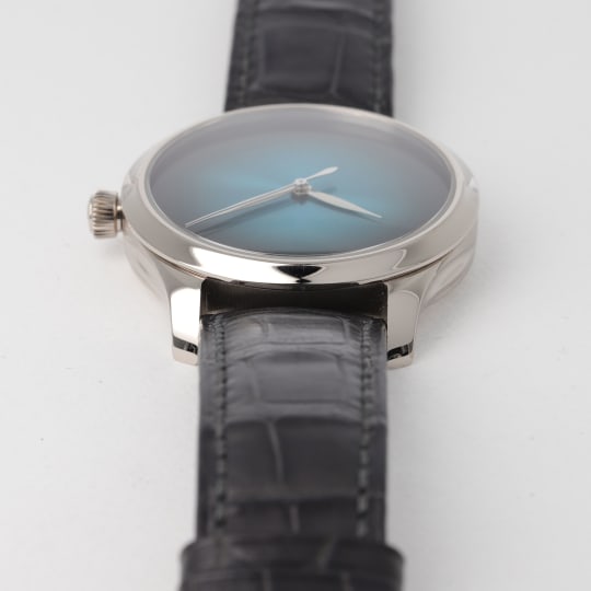 Endeavour Concept White Gold Blue Lagoon condition photo