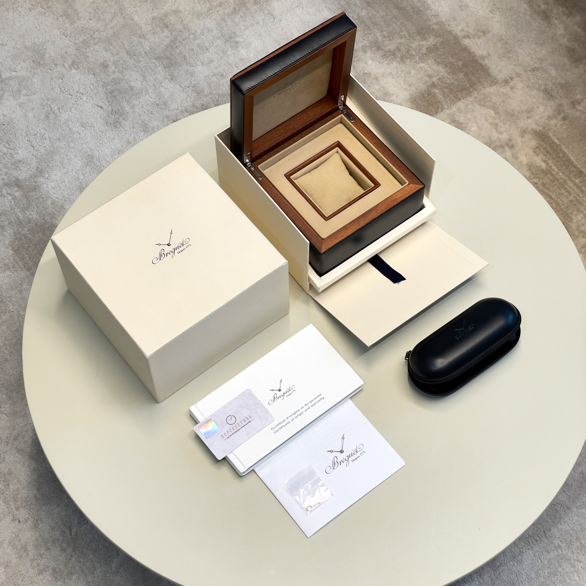 Classique Tourbillon Perpetual Calendar Platinum Silver Dial 39mm Product Image 9