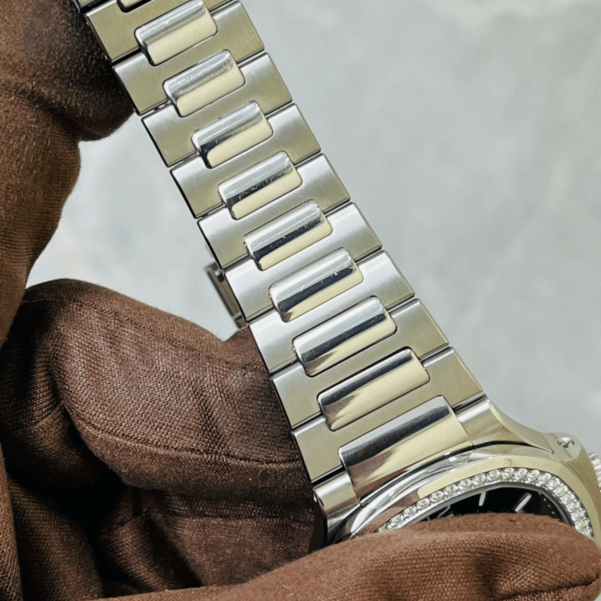 Nautilus Ladies Steel Diamond Blue Dial 35mm Product Image 3