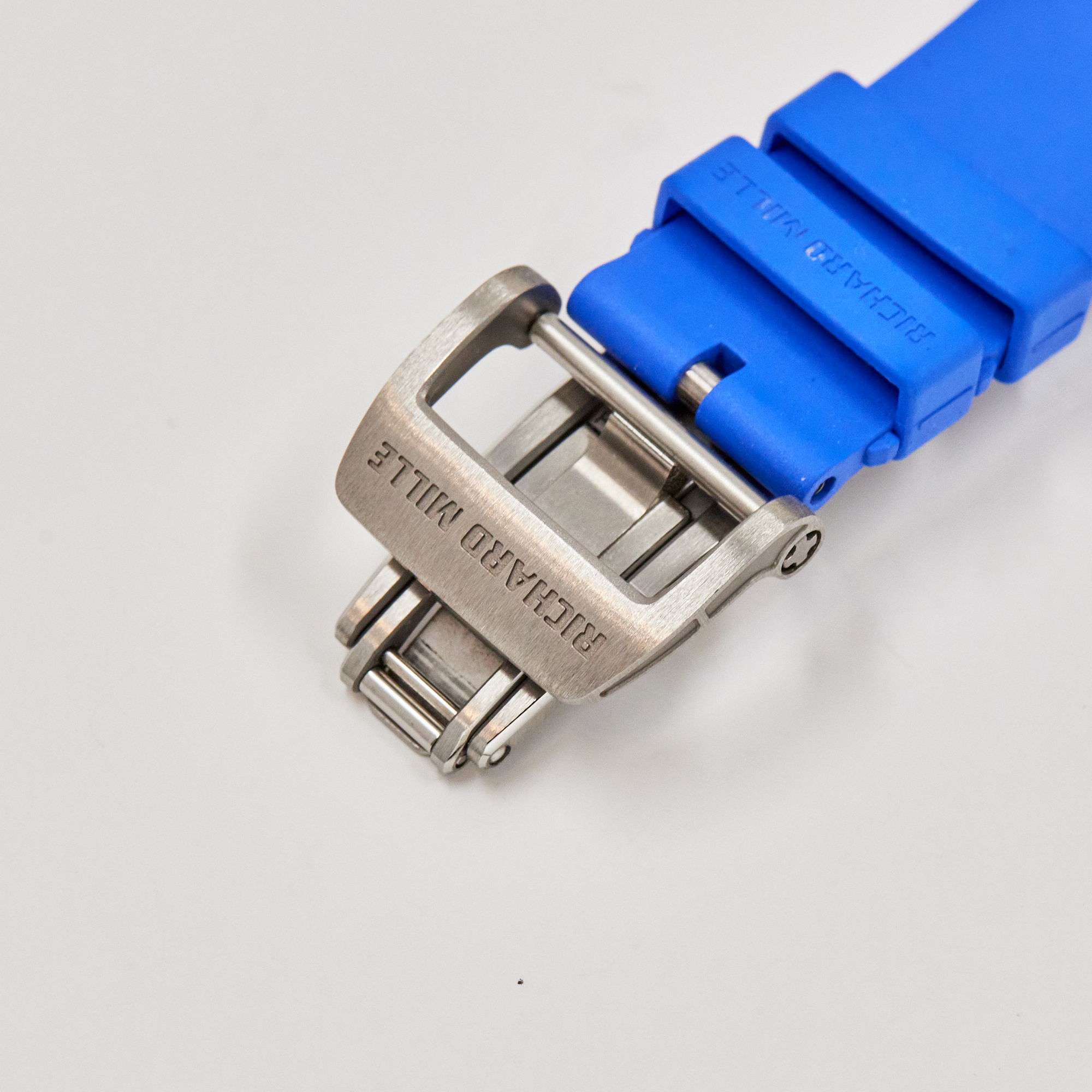 RM11-04 Roberto Mancini Product Image 5