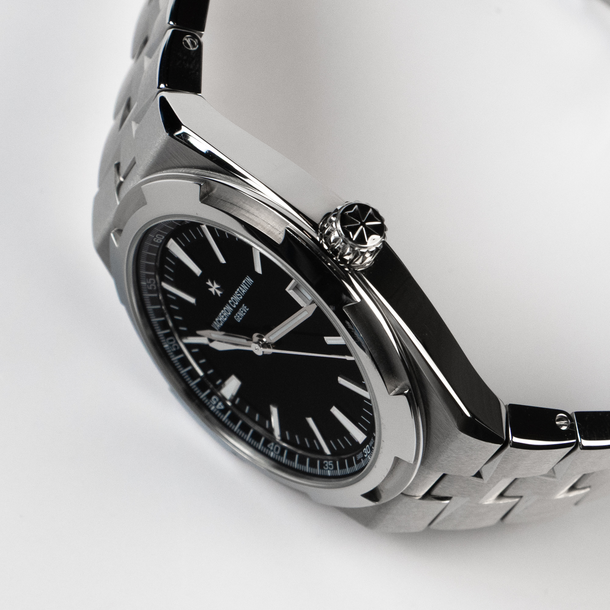 Overseas Date Steel Black Dial 41mm Product Image 4