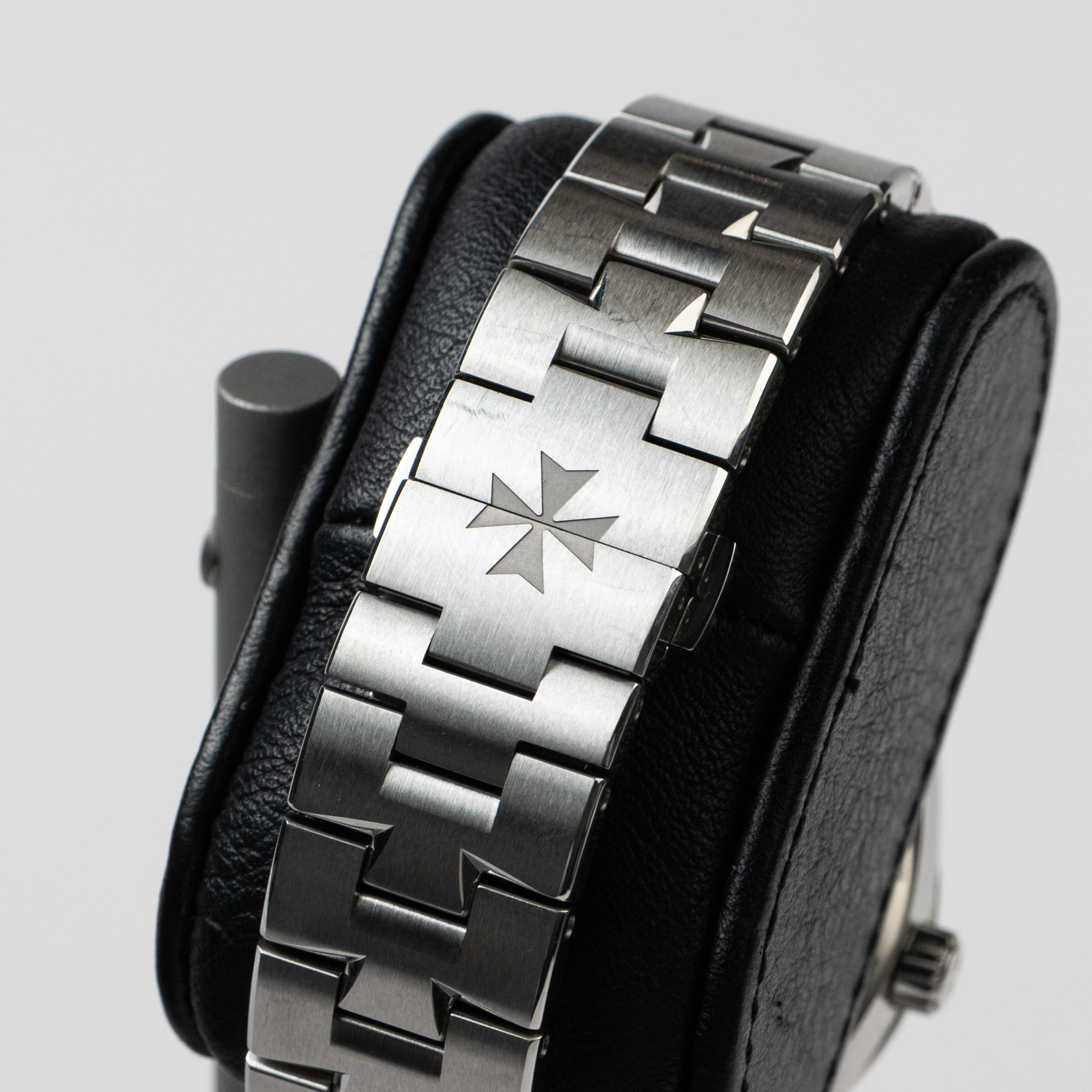 Overseas Date Steel Black Dial 41mm Product Image 11