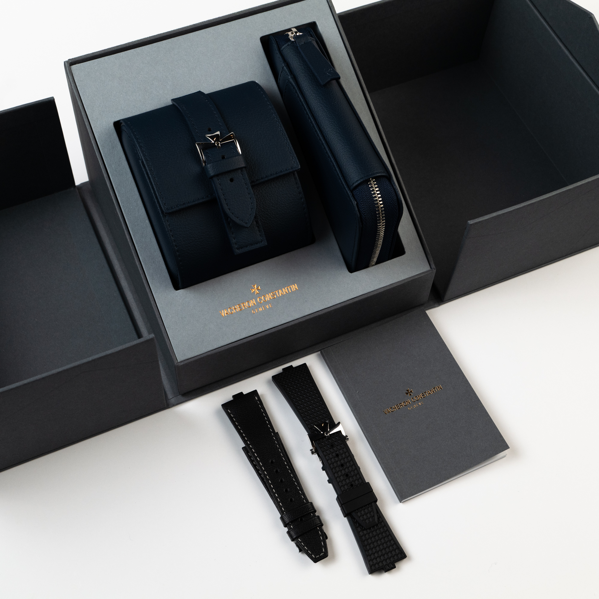 Overseas Date Steel Black Dial 41mm Product Image 12