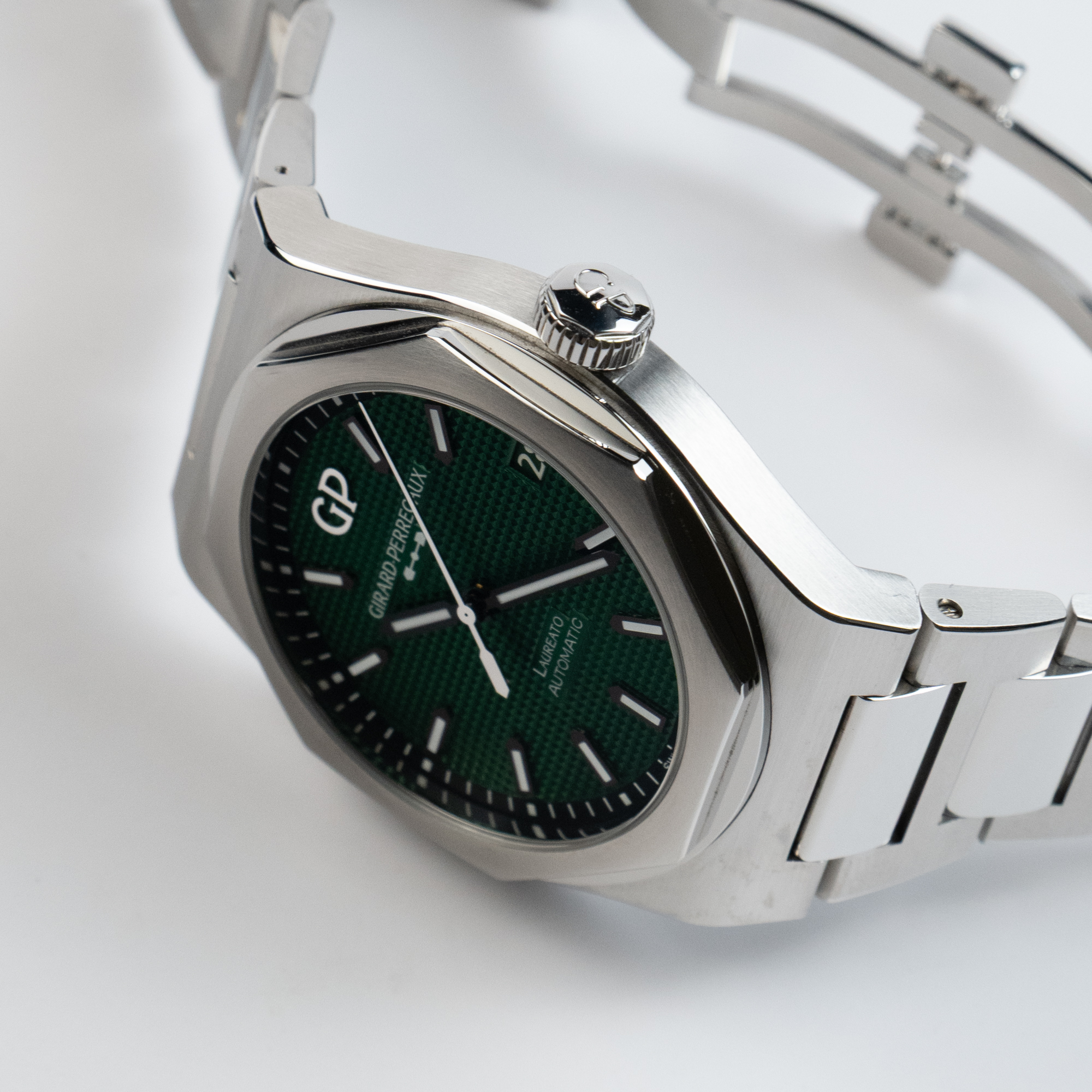 Laureato Steel Green Dial 42mm Product Image 8