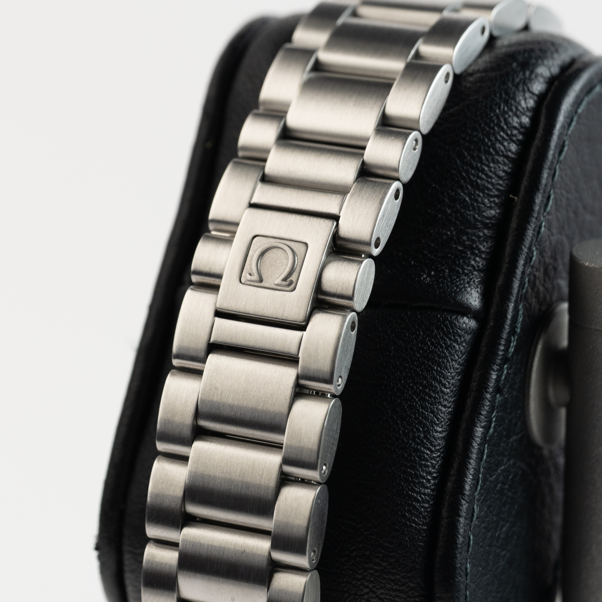 Aqua Terra Steel Black Dial 39mm Product Image 11