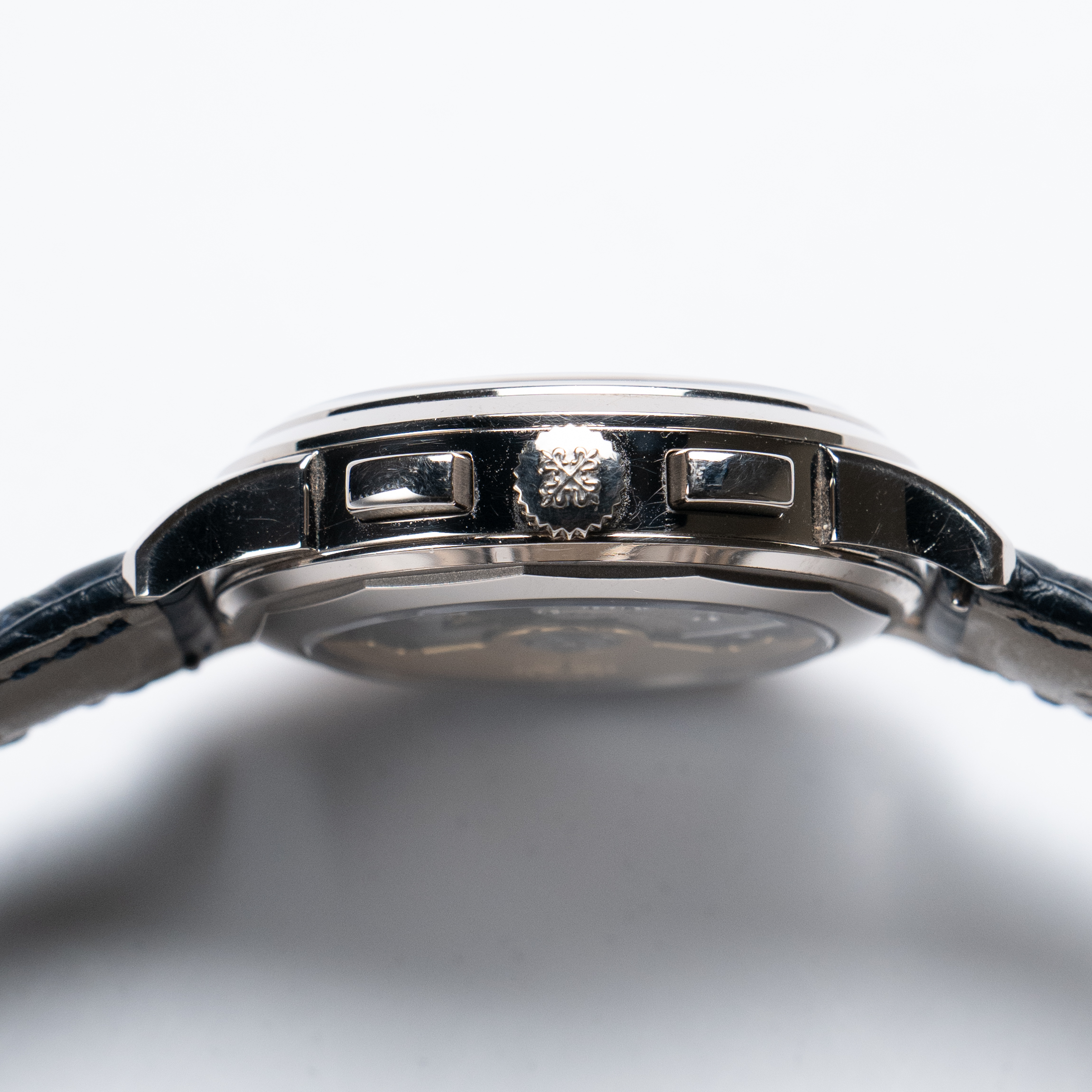 World Time Chronograph "Beijing" White Blue Blue Dial 39mm Product Image 3