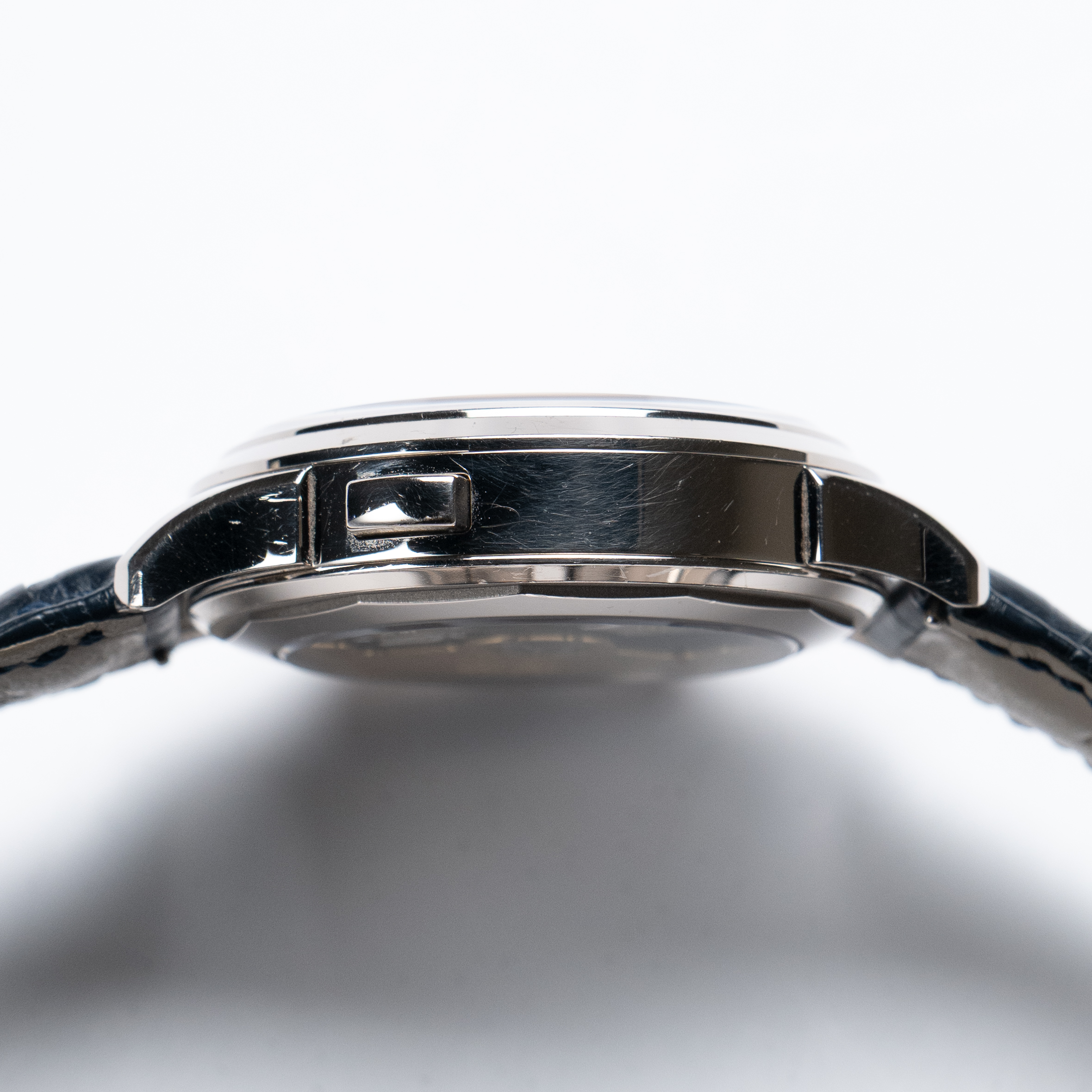 World Time Chronograph "Beijing" White Blue Blue Dial 39mm Product Image 2