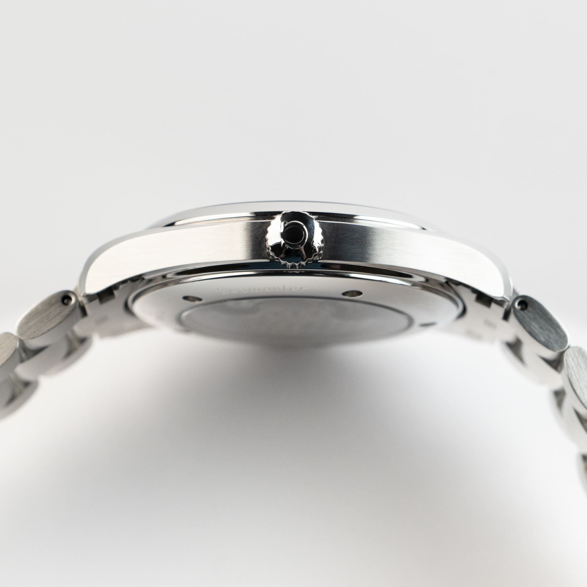 Aqua Terra Steel Black Dial 39mm Product Image 2