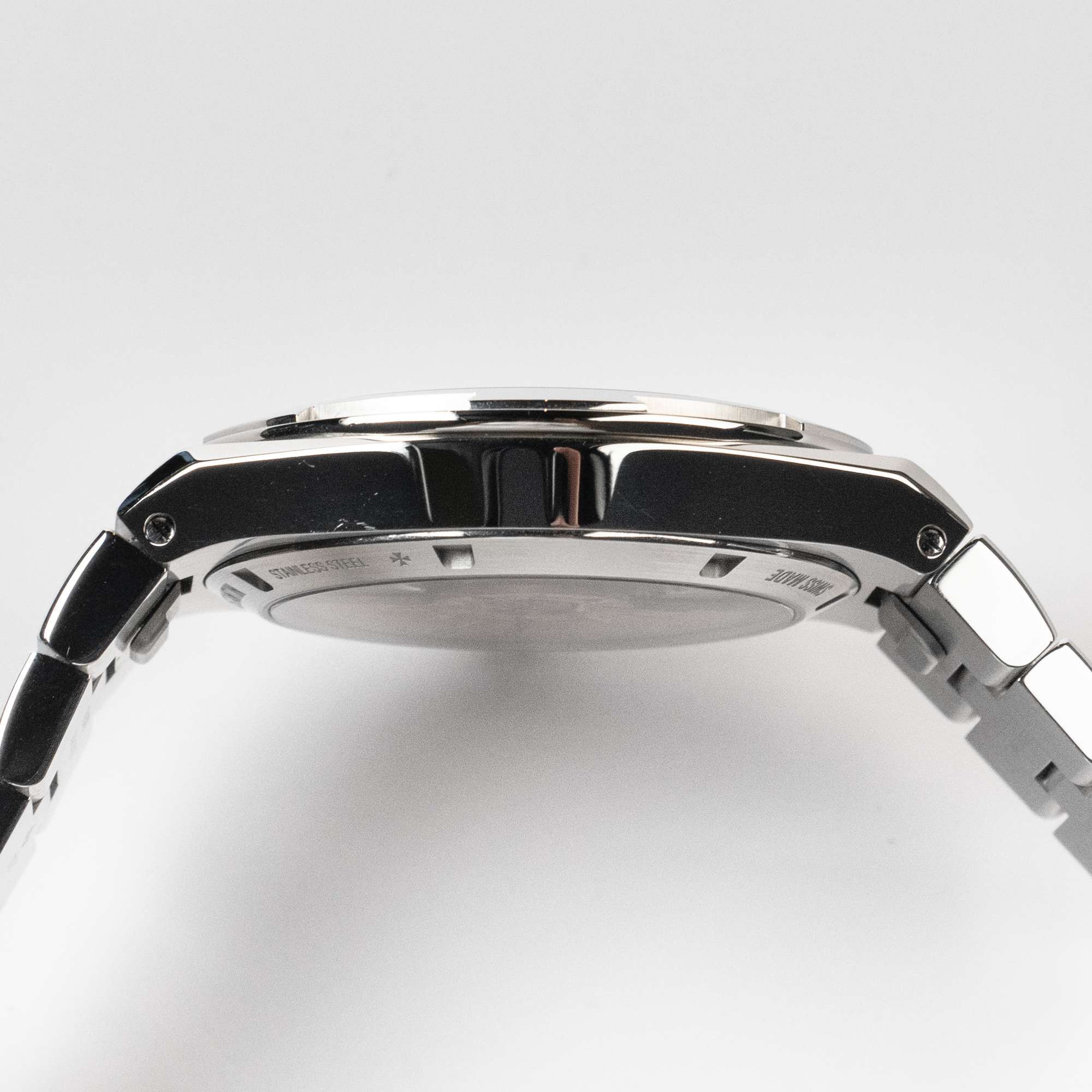 Overseas Date Steel Black Dial 41mm Product Image 3