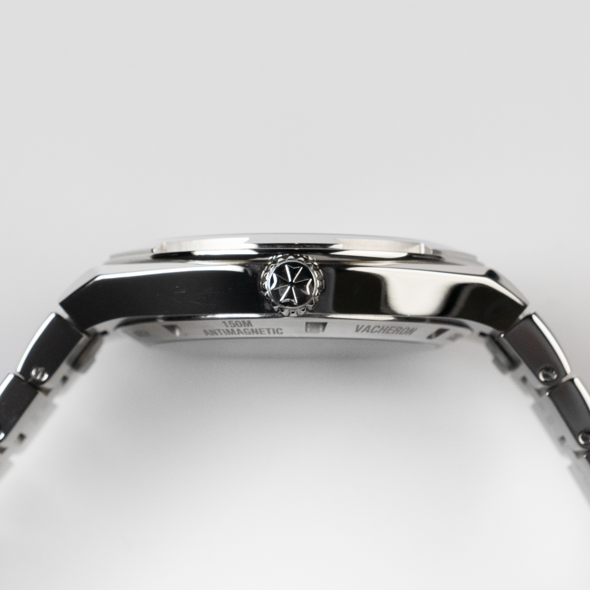 Overseas Date Steel Black Dial 41mm Product Image 2