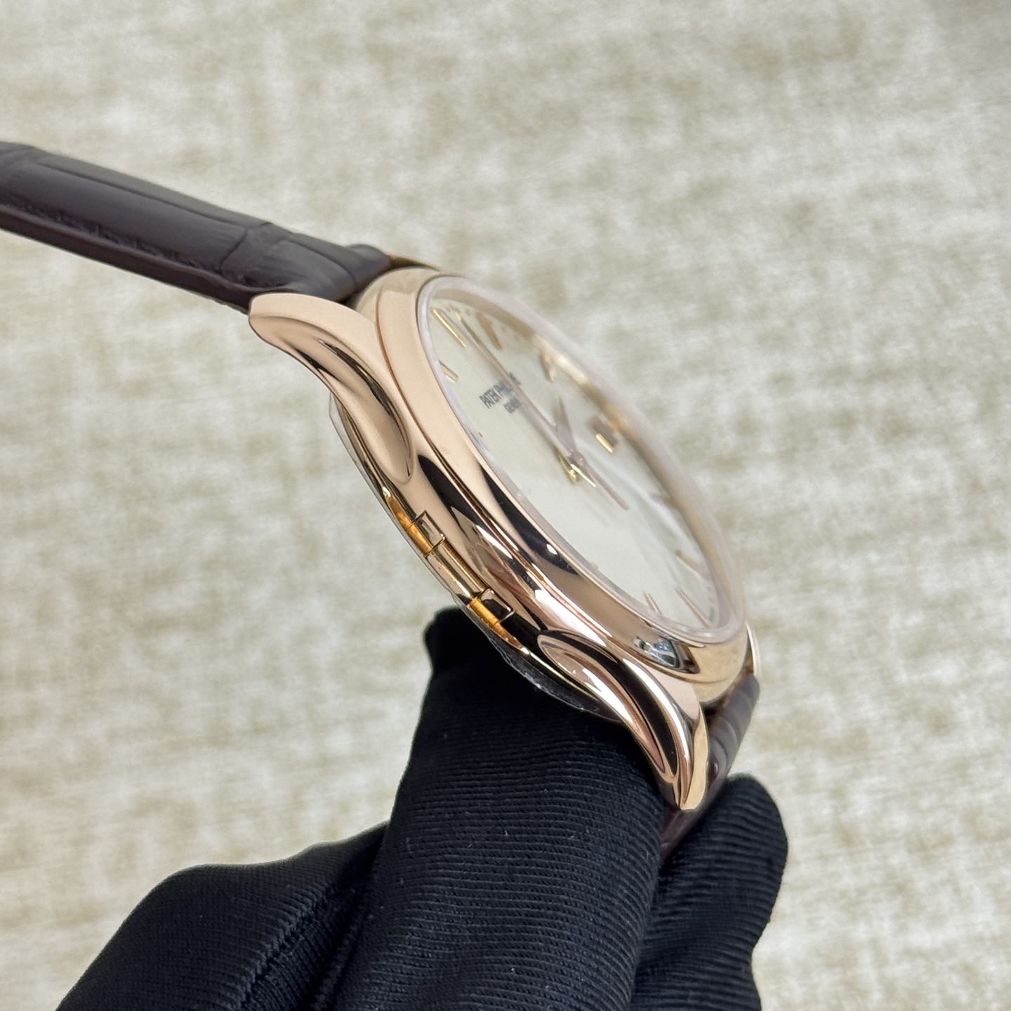 Calatrava Rose Gold Ivory Dial 39mm Product Image 2
