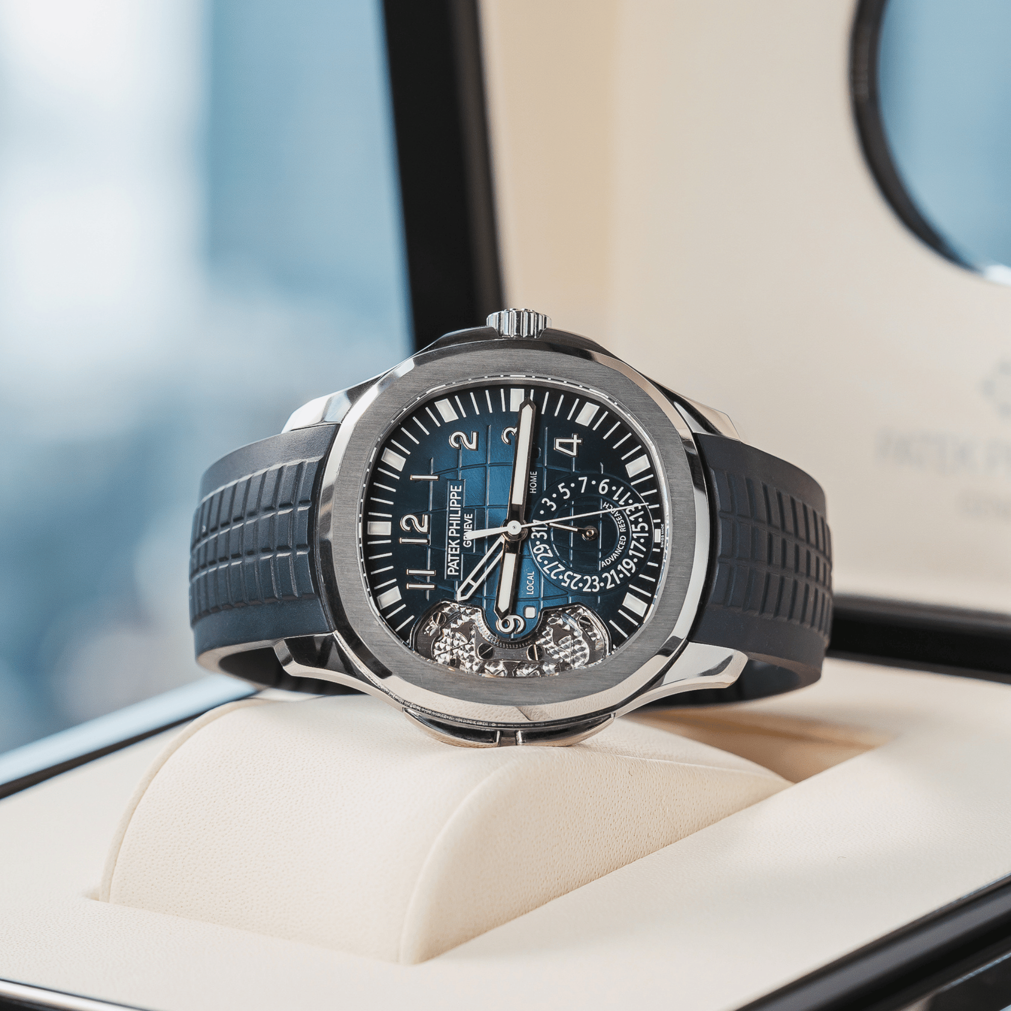 Aquanaut Travel Time Advanced Research White Gold Blue Dial 40mm Product Image 6