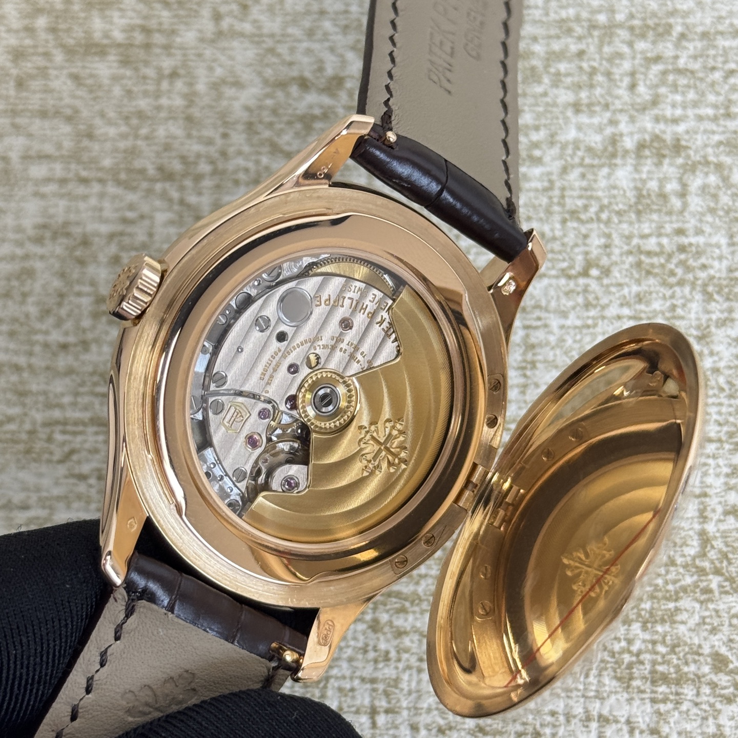 Calatrava Rose Gold Ivory Dial 39mm Product Image 6