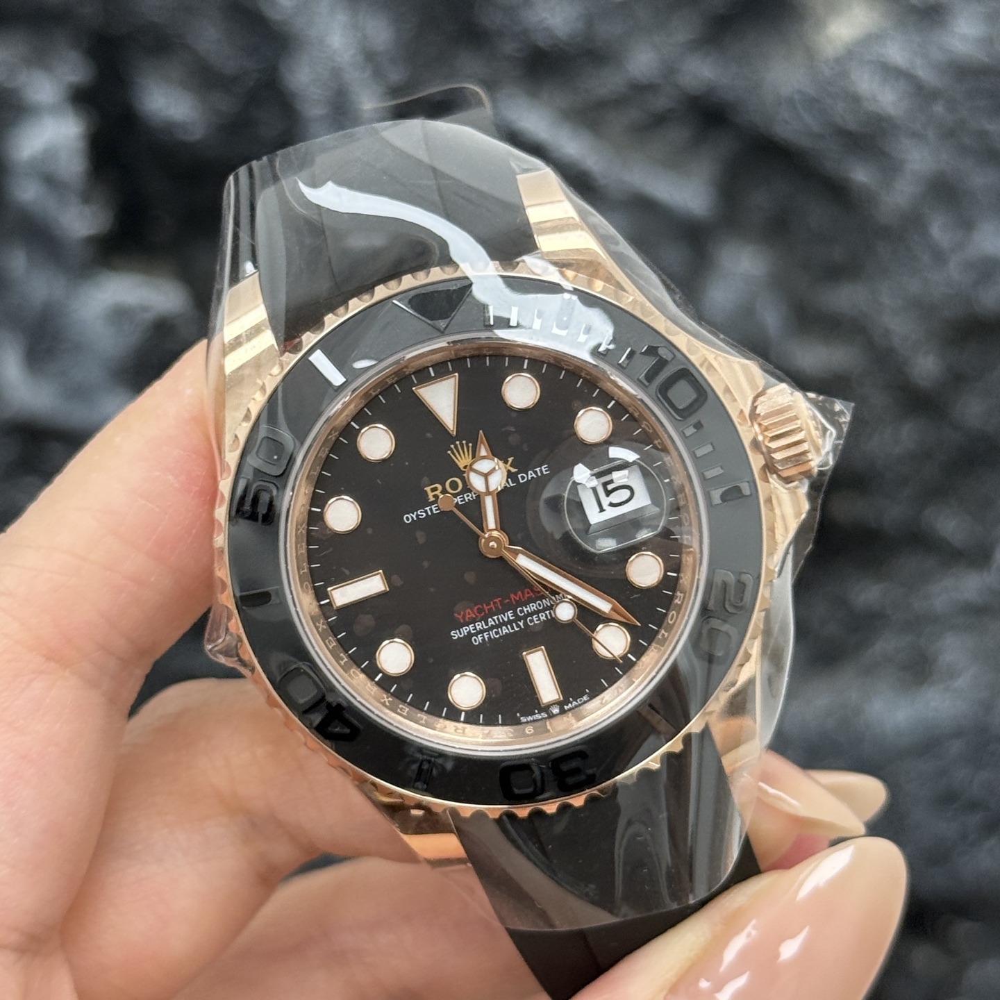 Yacht-Master Rose Gold Oysterflex Black Dial 40mm Product Image 3