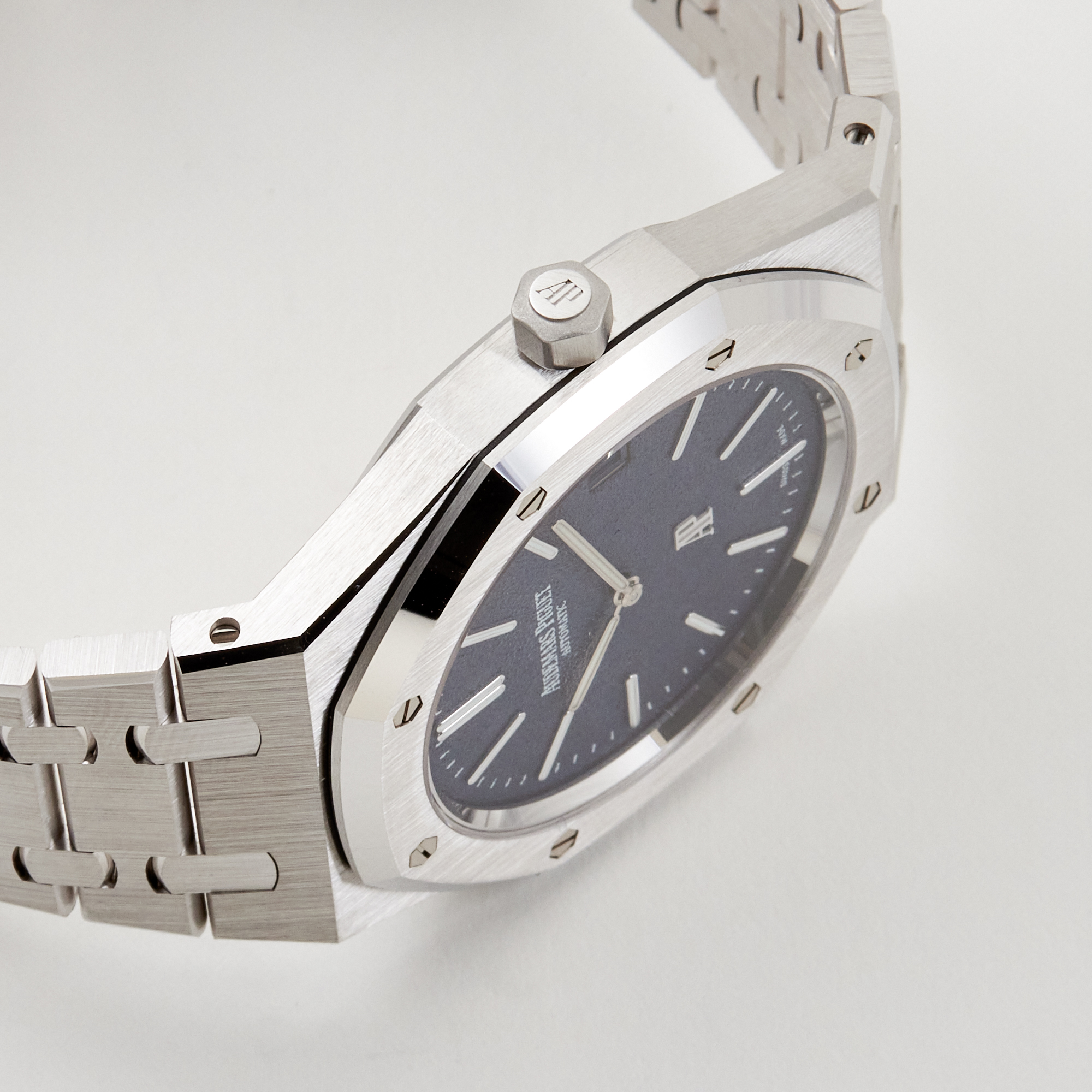 Royal Oak "Jumbo" Extra-Thin White Gold Blue Dial 39mm Product Image 3