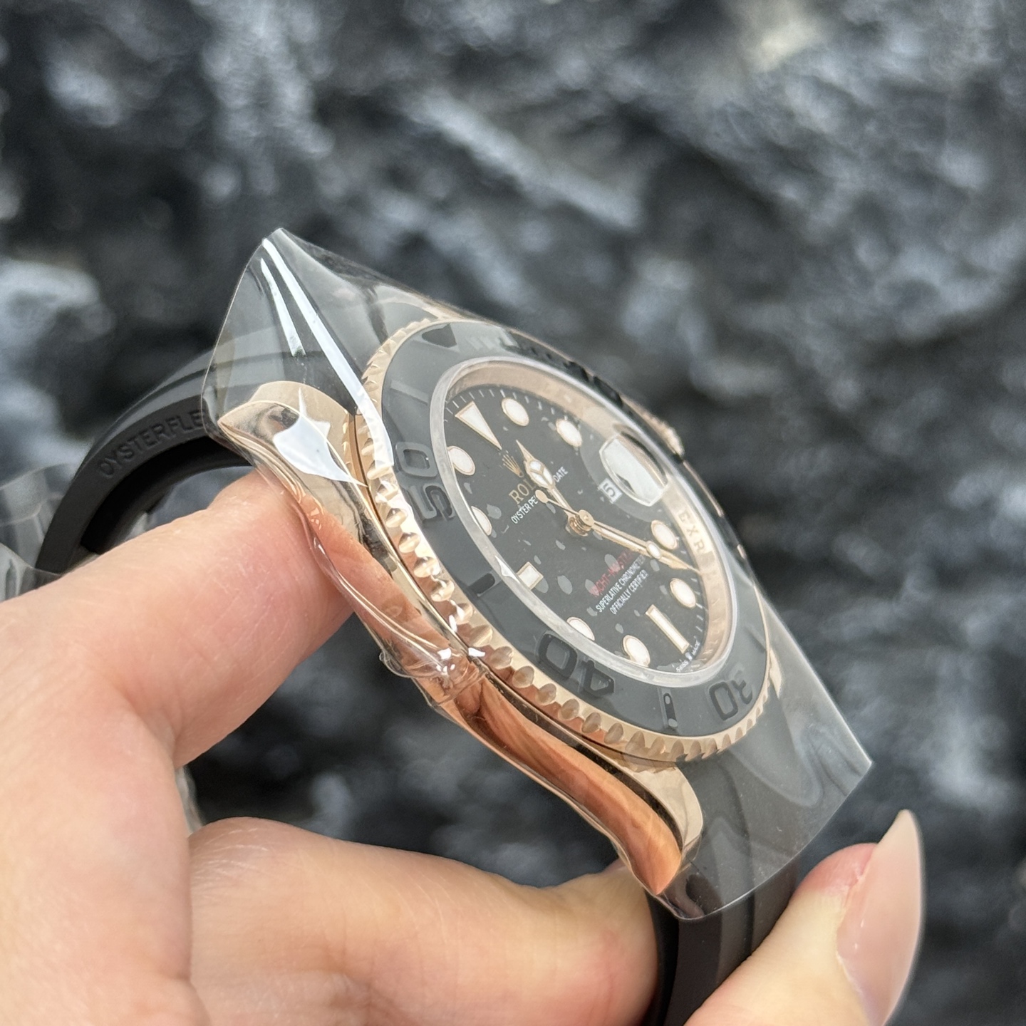 Yacht-Master Rose Gold Oysterflex Black Dial 40mm Product Image 2