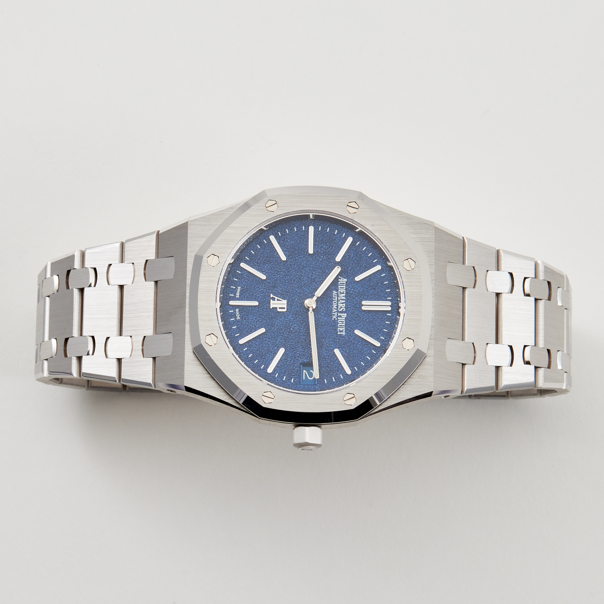 Royal Oak "Jumbo" Extra-Thin White Gold Blue Dial 39mm Product Image 9