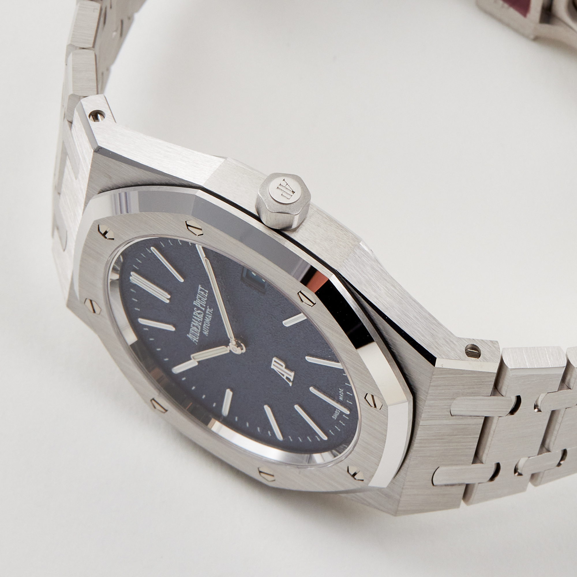 Royal Oak "Jumbo" Extra-Thin White Gold Blue Dial 39mm Product Image 2