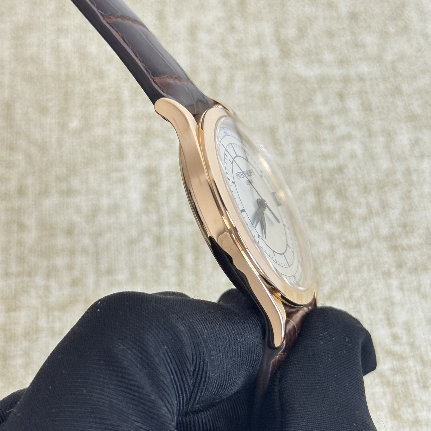 Calatrava Rose Gold Silver Dial 38mm Product Image 2