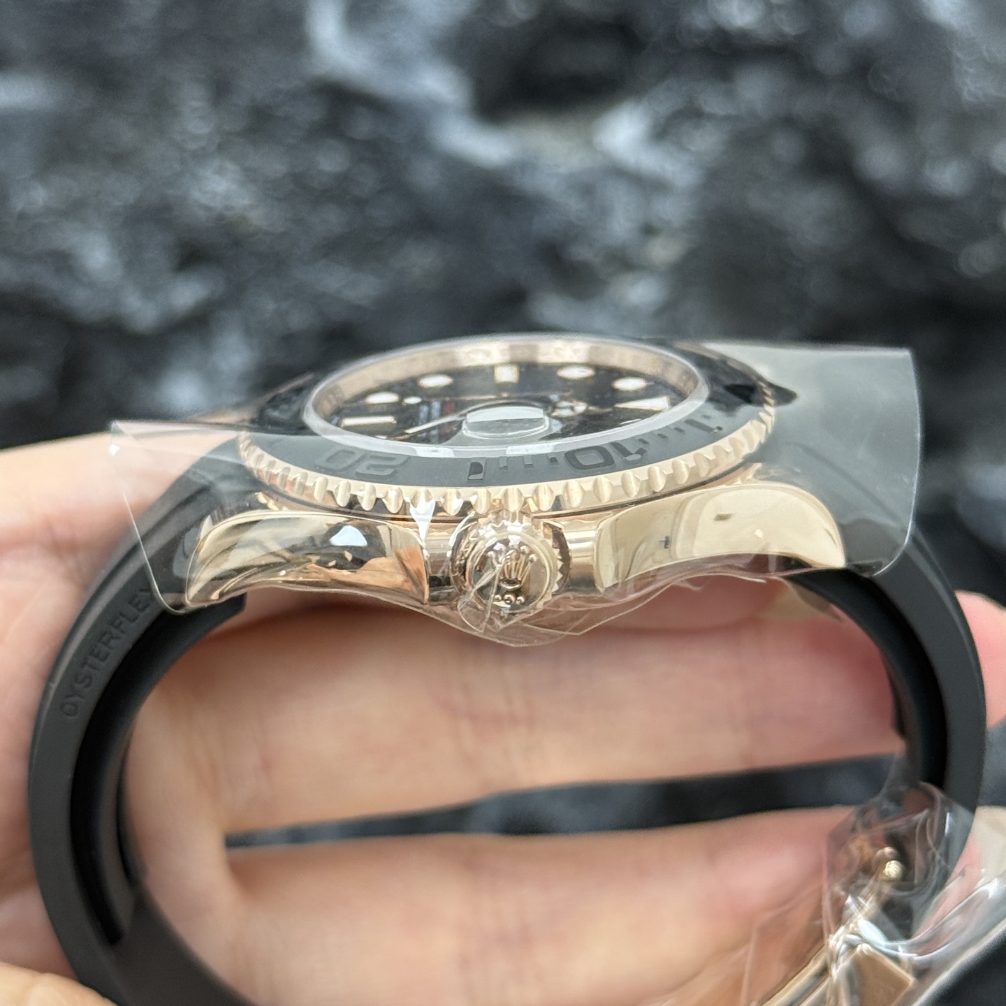 Yacht-Master Rose Gold Oysterflex Black Dial 40mm Product Image 5
