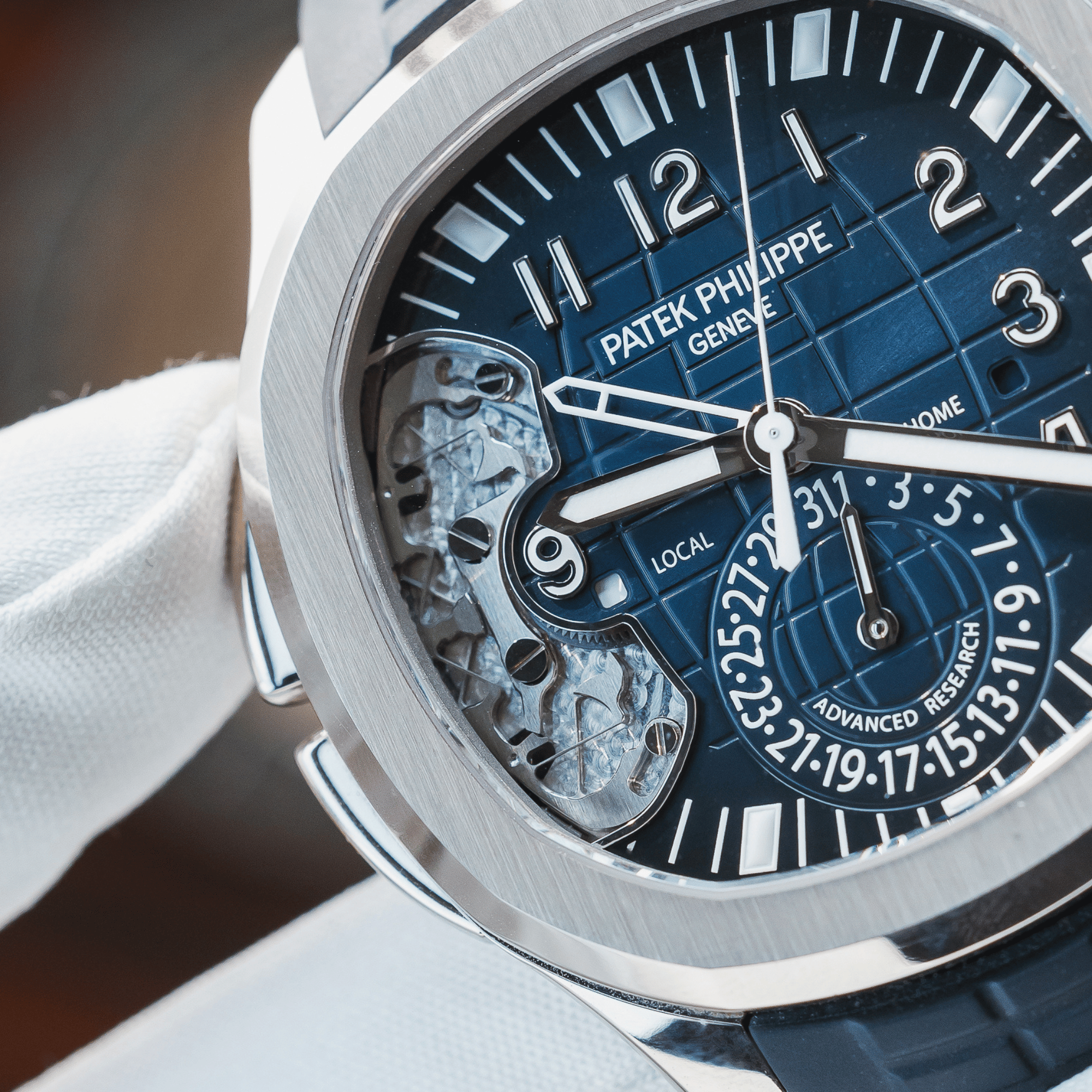 Aquanaut Travel Time Advanced Research White Gold Blue Dial 40mm Product Image 5