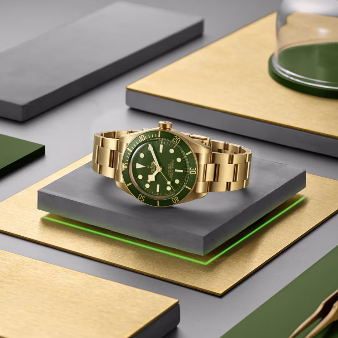 Black Bay 58 Yellow Gold Green Dial 39mm Product Image 1