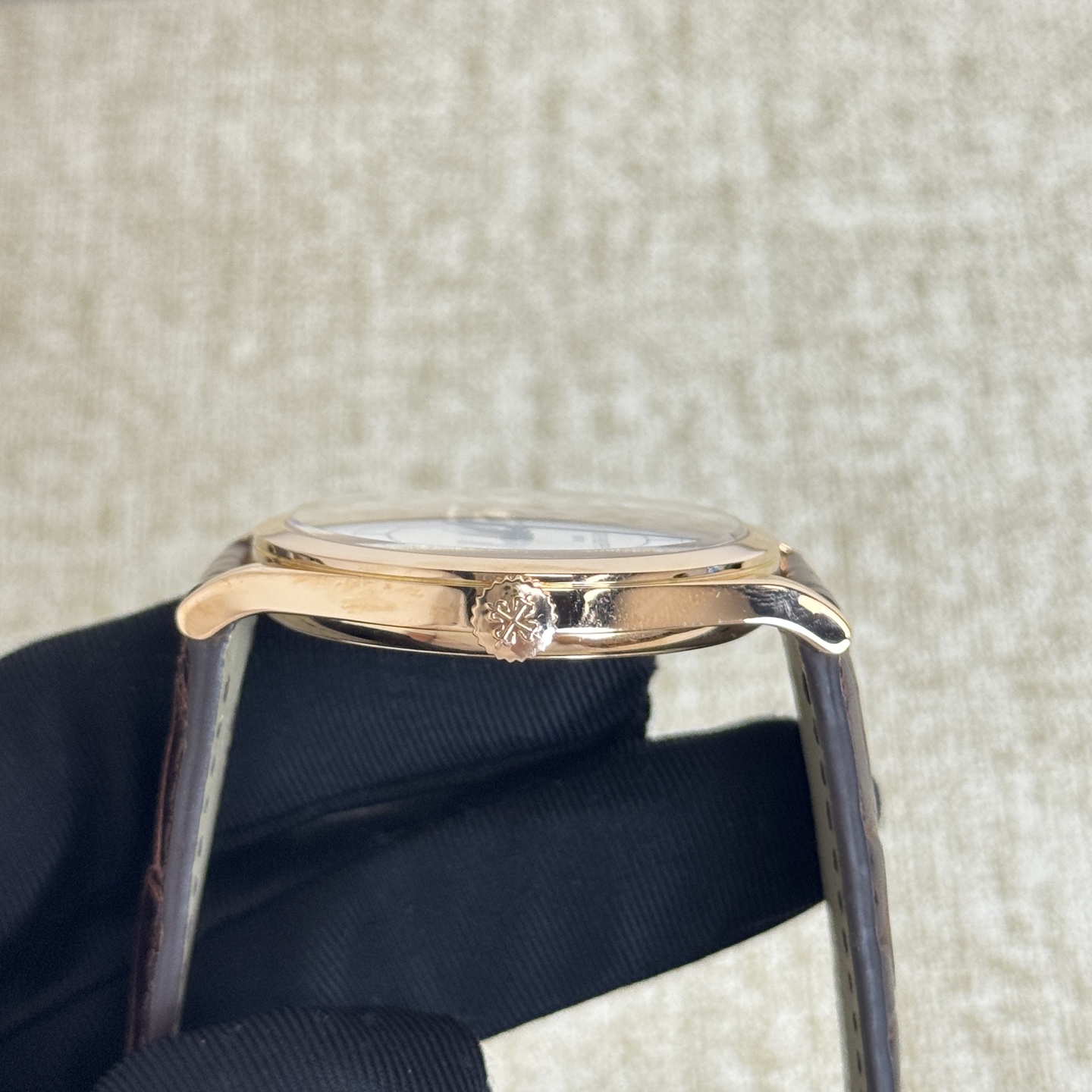 Calatrava Rose Gold Silver Dial 38mm Product Image 3