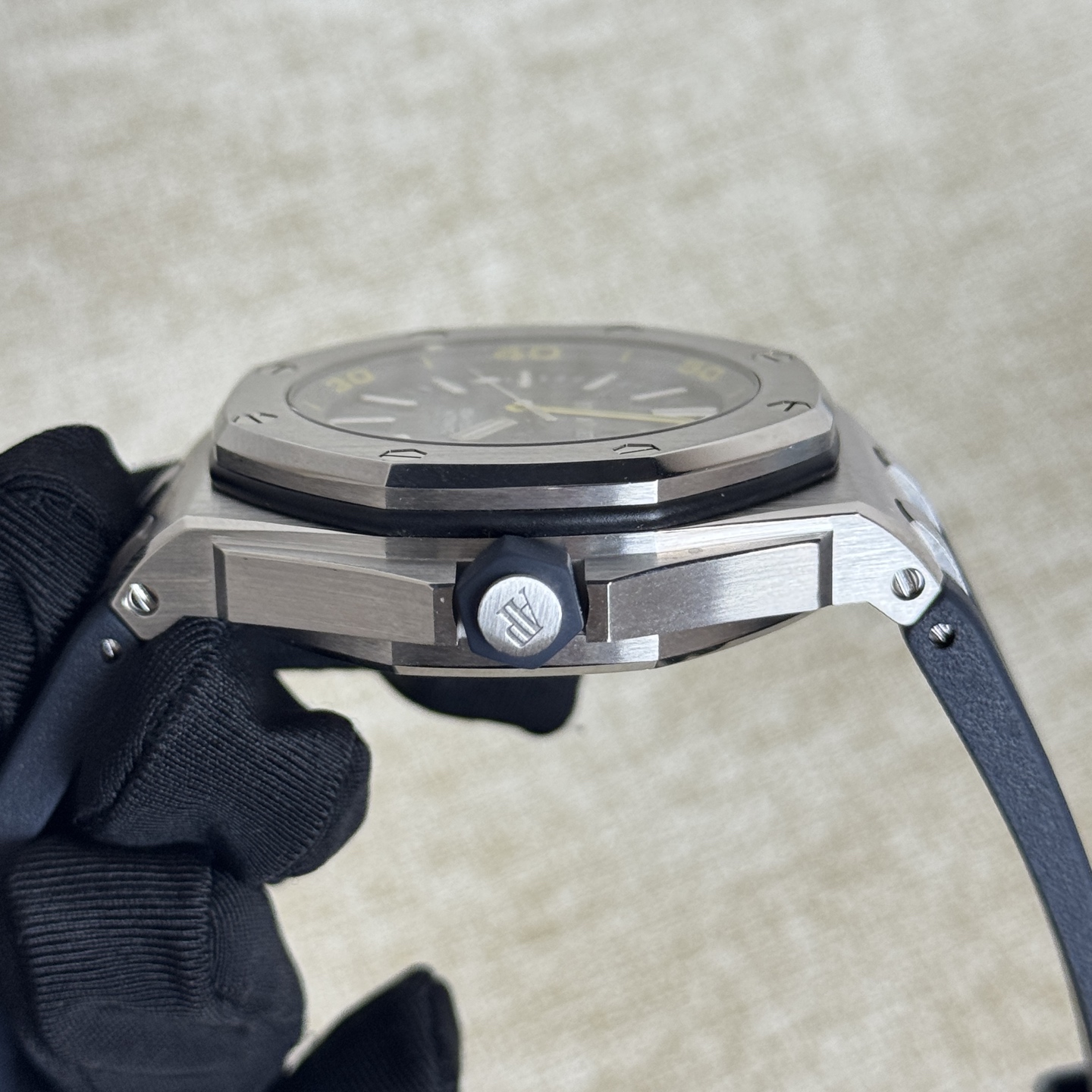 Royal Oak Offshore Diver Steel Blue Dial 42mm Product Image 3