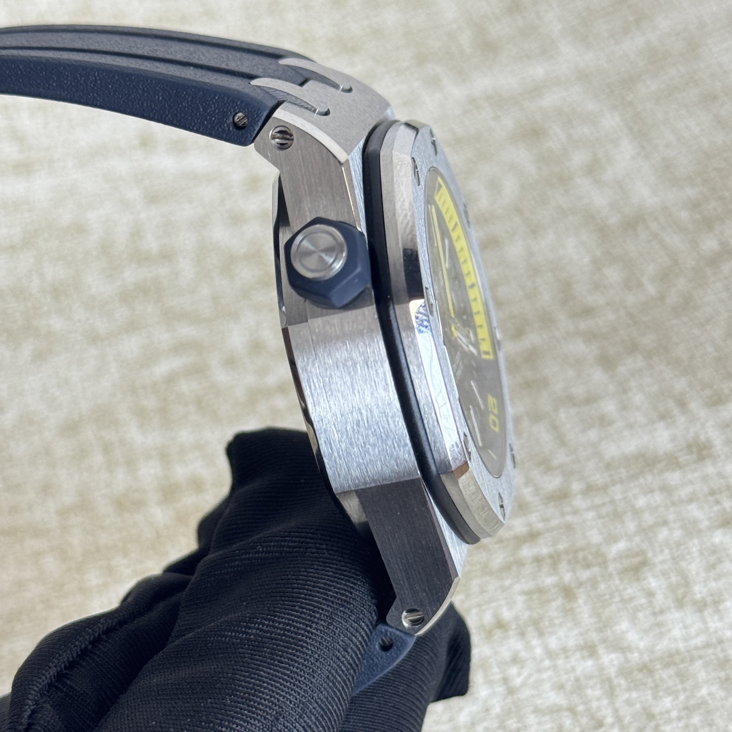 Royal Oak Offshore Diver Steel Blue Dial 42mm Product Image 2