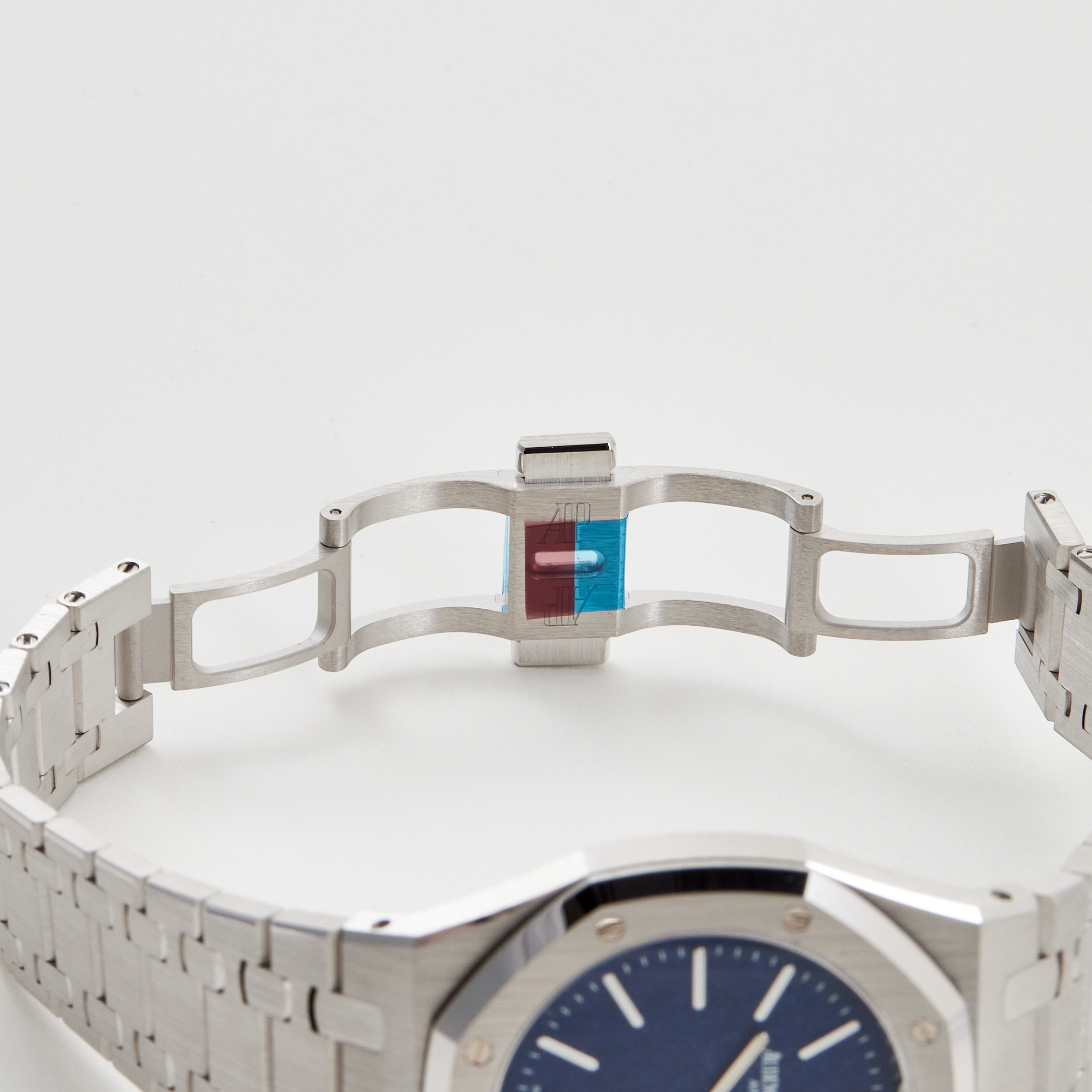 Royal Oak "Jumbo" Extra-Thin White Gold Blue Dial 39mm Product Image 8