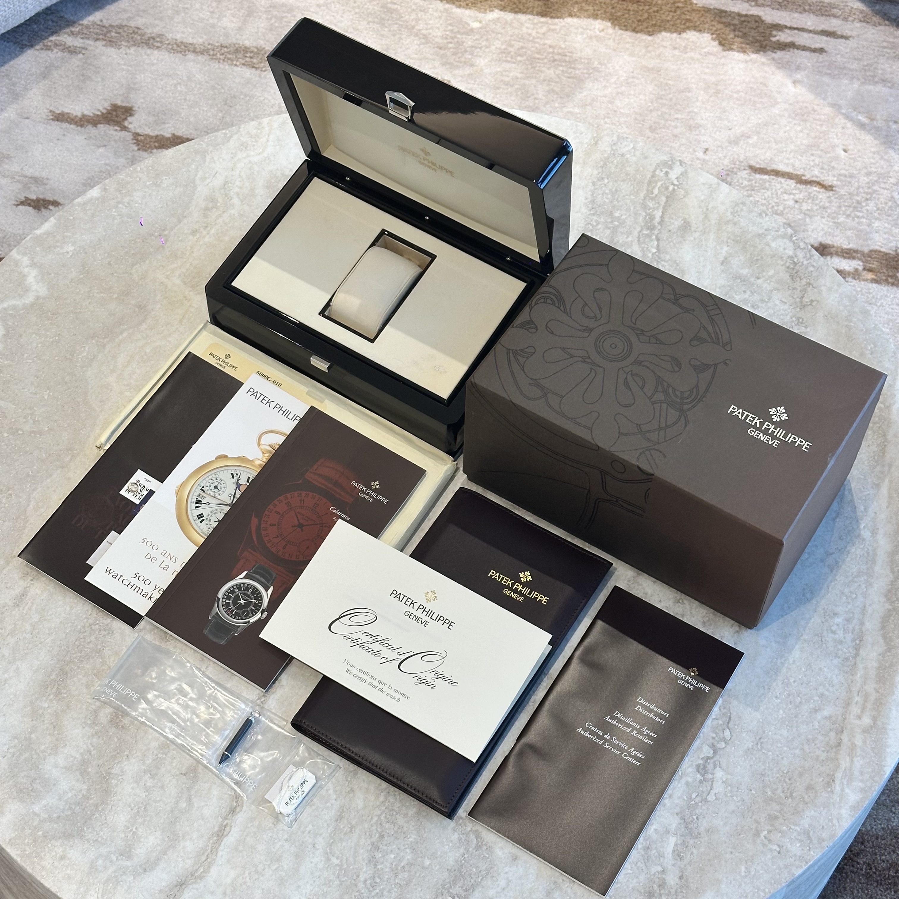 Calatrava White Gold Grey Dial 37mm Product Image 10