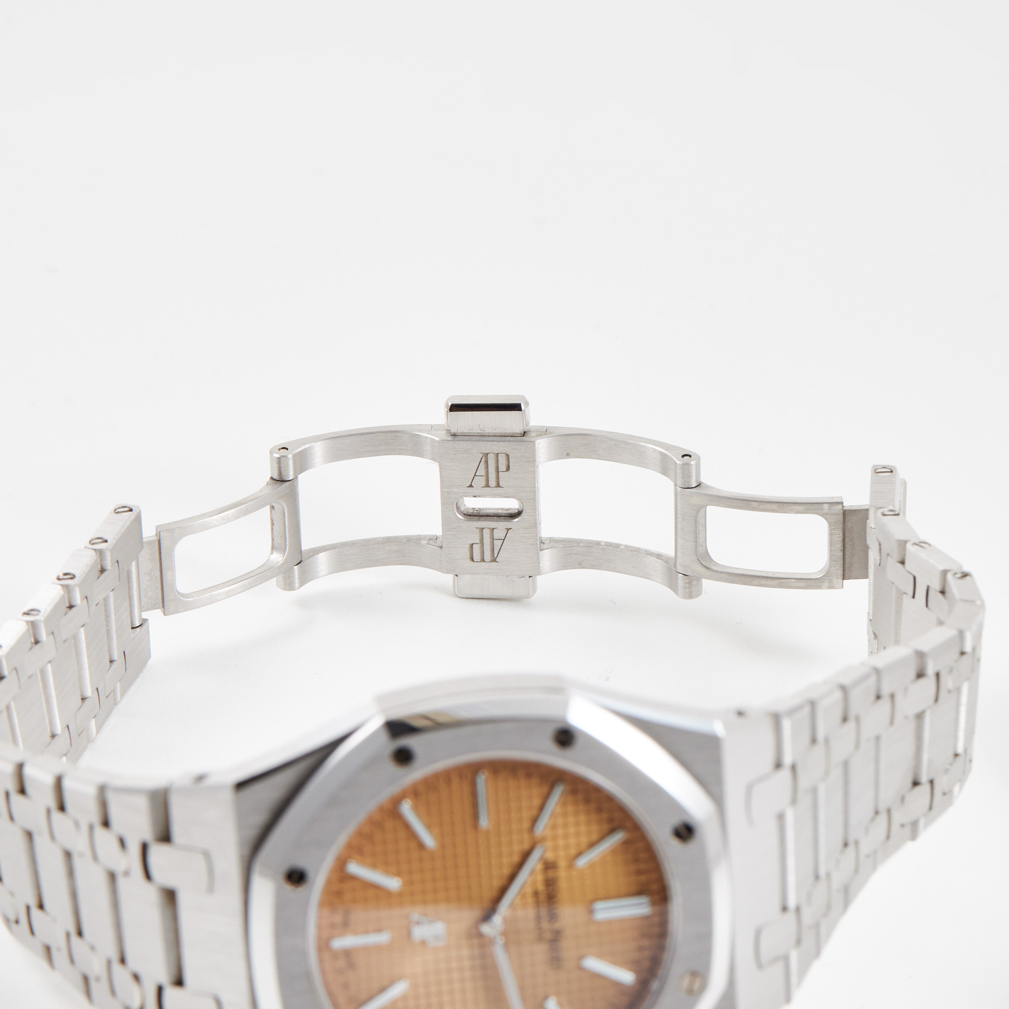 Royal Oak White Gold Salmon Dial 39mm Product Image 9