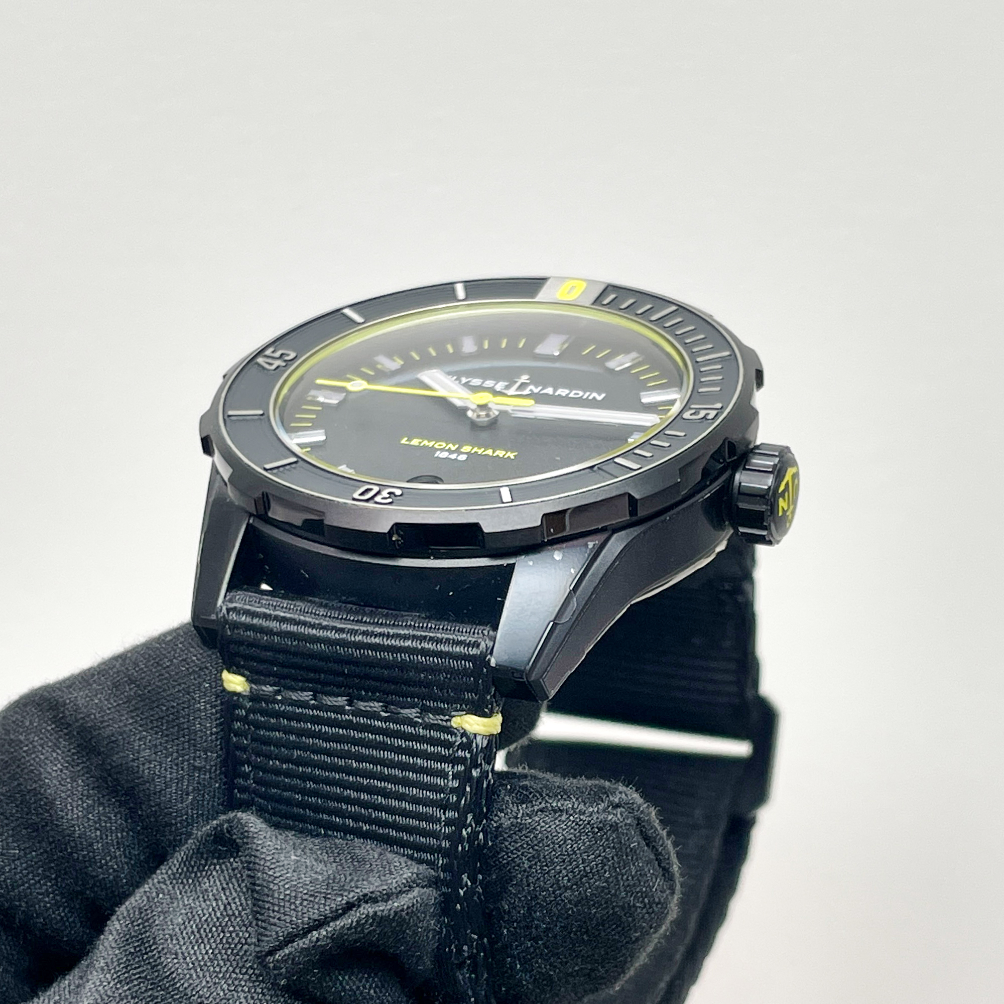 Diver Lemon Shark Limited Edition Steel Black Dial 42mm Product Image 2