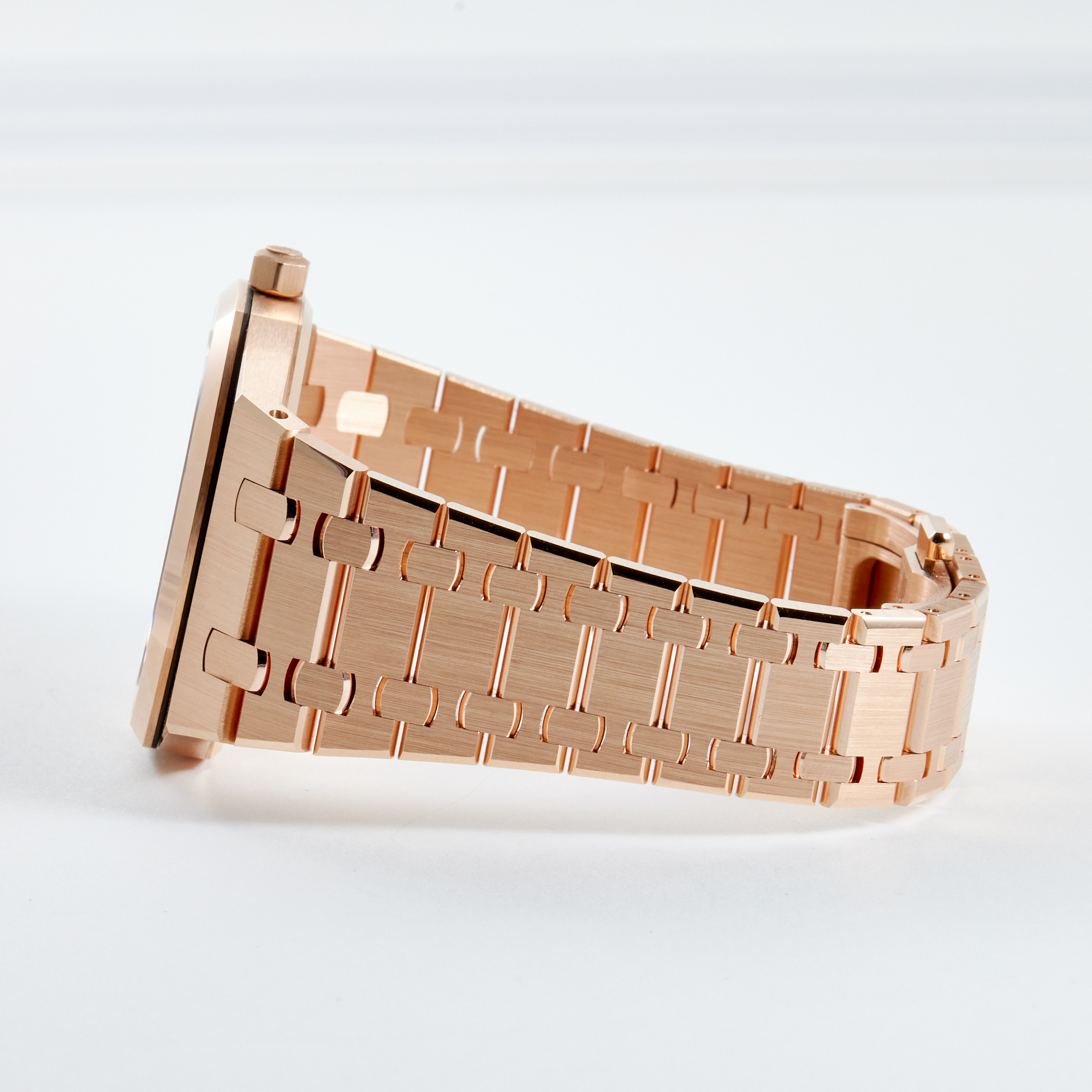 Royal Oak Extra-Thin Rose Gold Black Dial 39mm Product Image 11