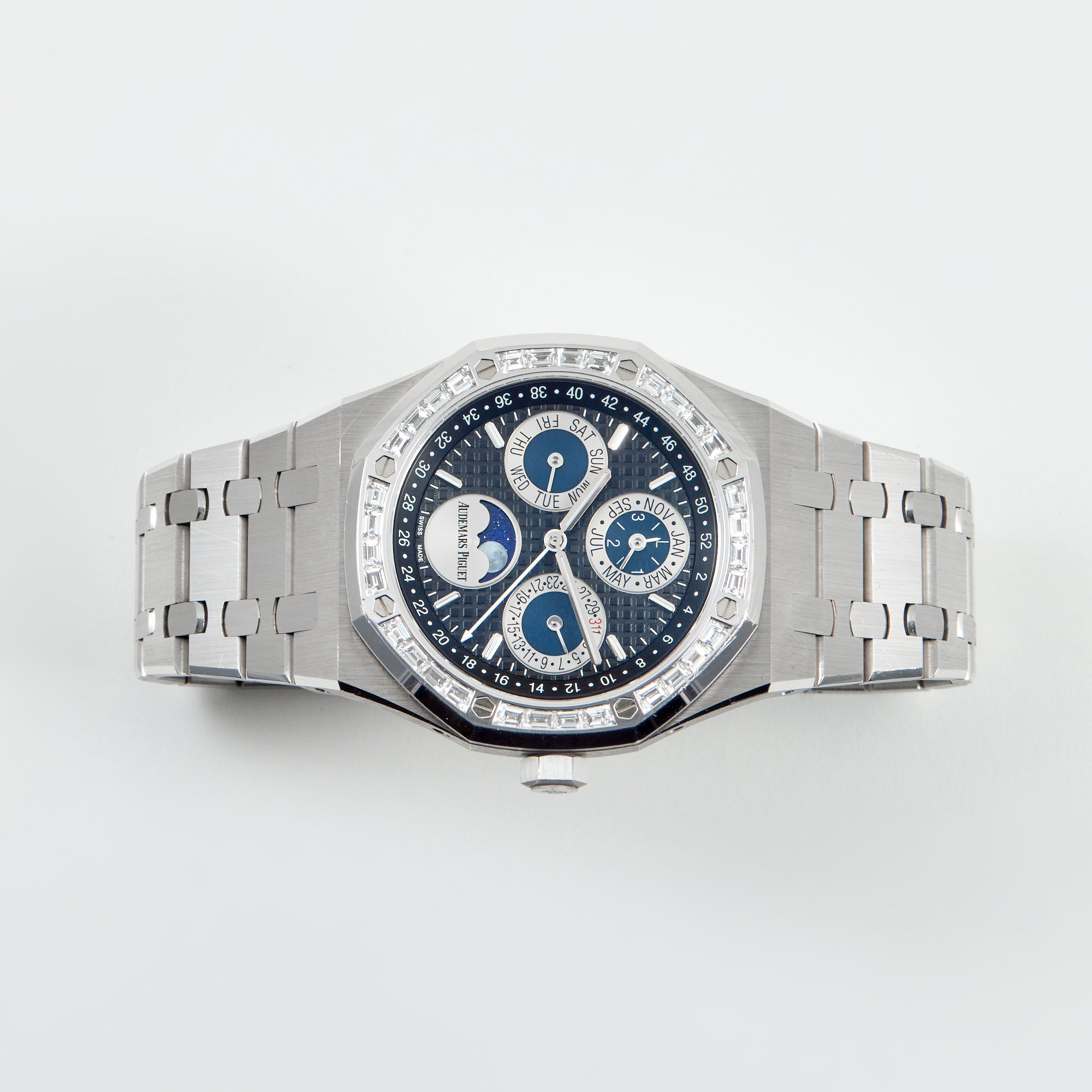 Royal Oak Perpetual Calendar White Gold Diamond Black Dial 41mm Product Image 11