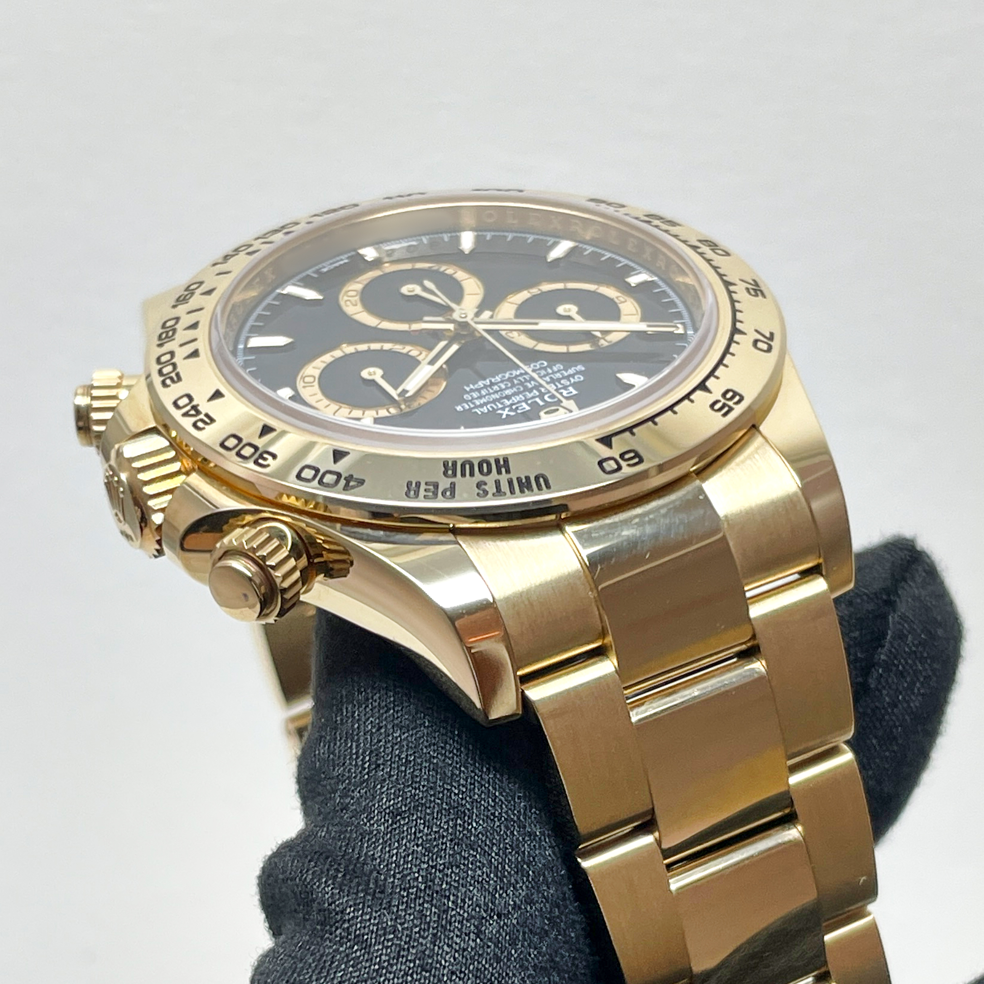 Daytona Yellow Gold Black Dial 40mm Product Image 5