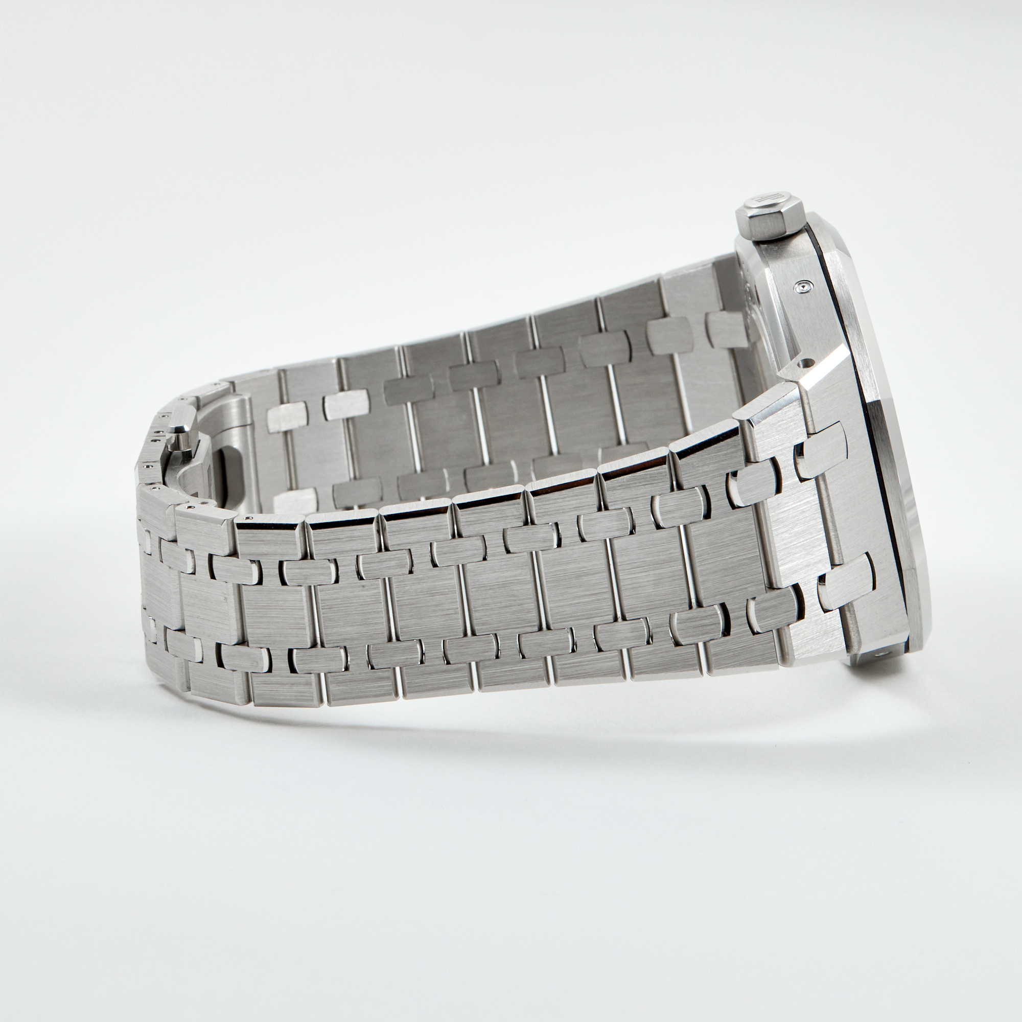 Royal Oak Perpetual Calendar "Yoshida" Platinum Black Dial 41mm Product Image 12