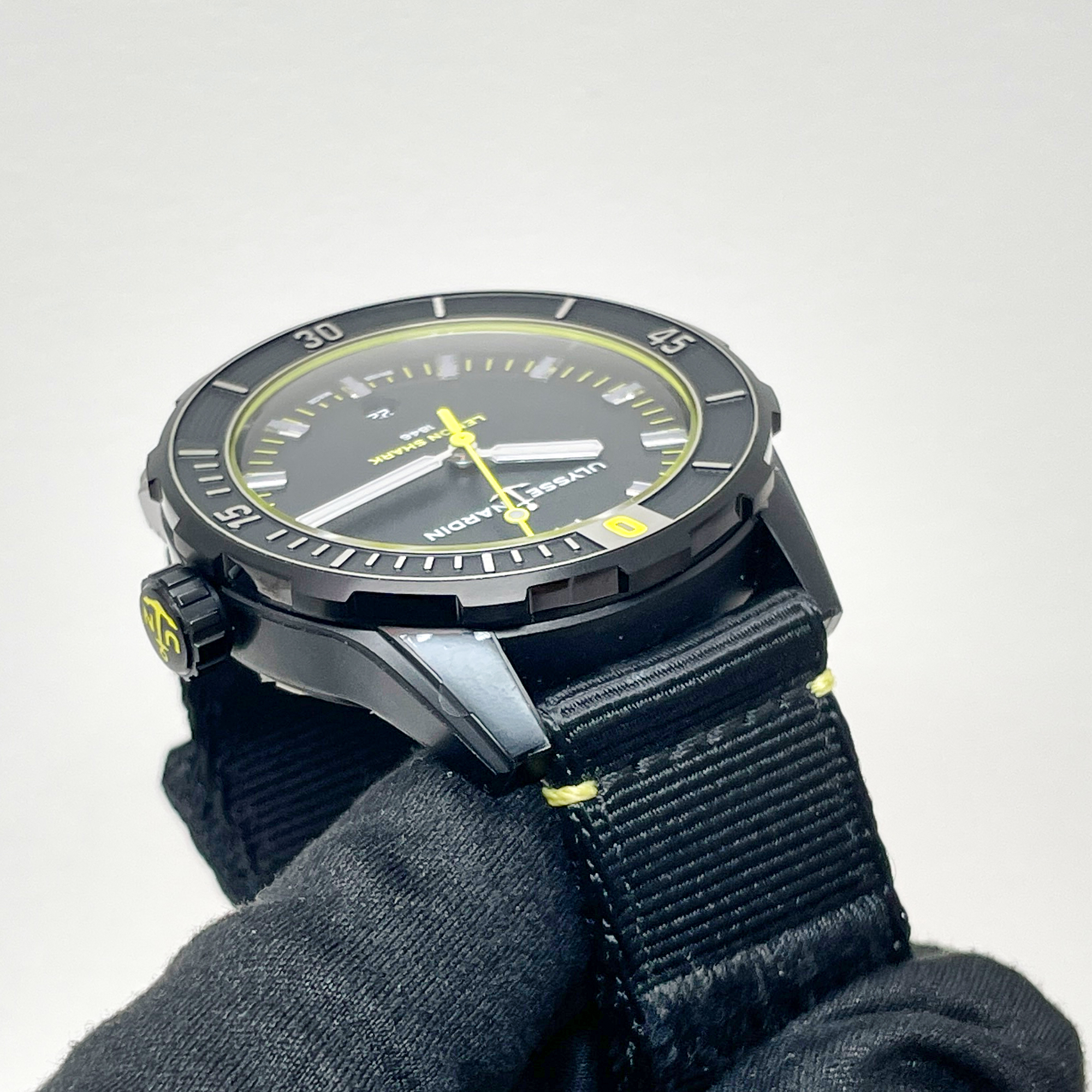 Diver Lemon Shark Limited Edition Steel Black Dial 42mm Product Image 5