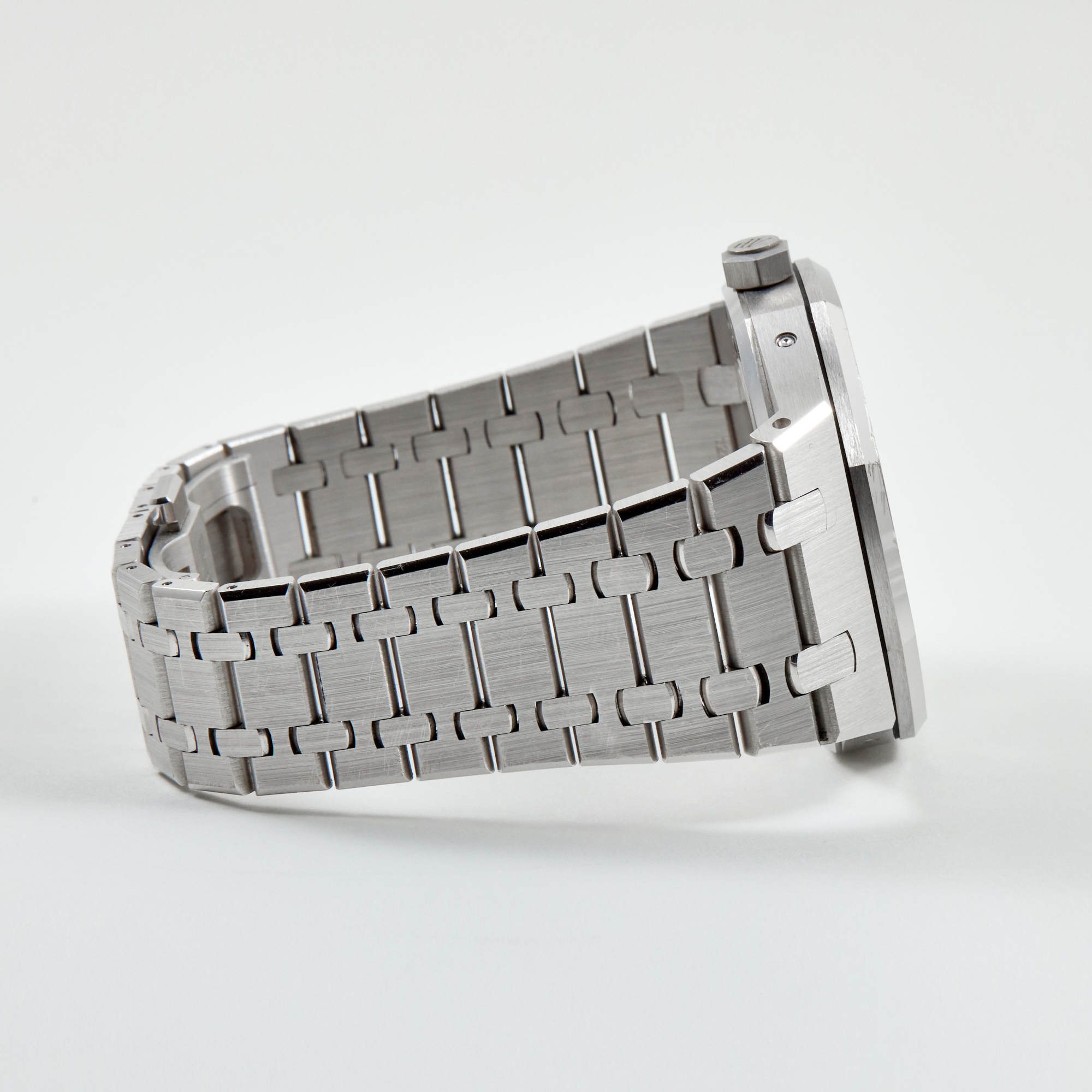 Royal Oak Perpetual Calendar White Gold Diamond Black Dial 41mm Product Image 13