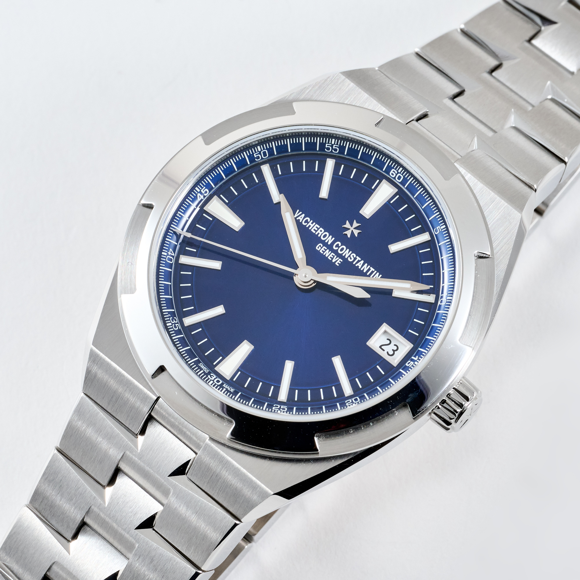 Overseas Date Steel Blue Dial 41mm Product Image 1