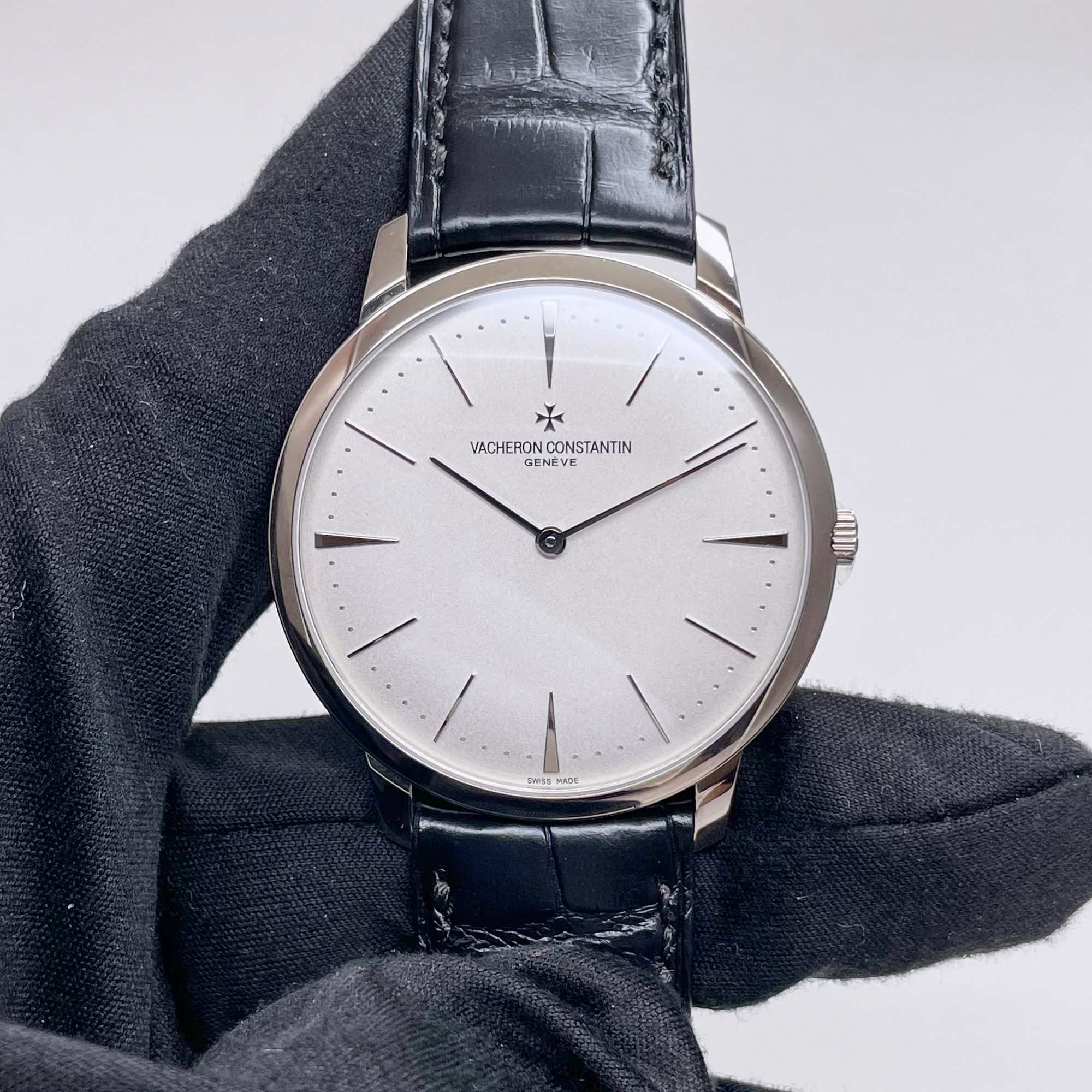 Patrimony Contemporaine White Gold Silver Dial 40mm Product Image 1
