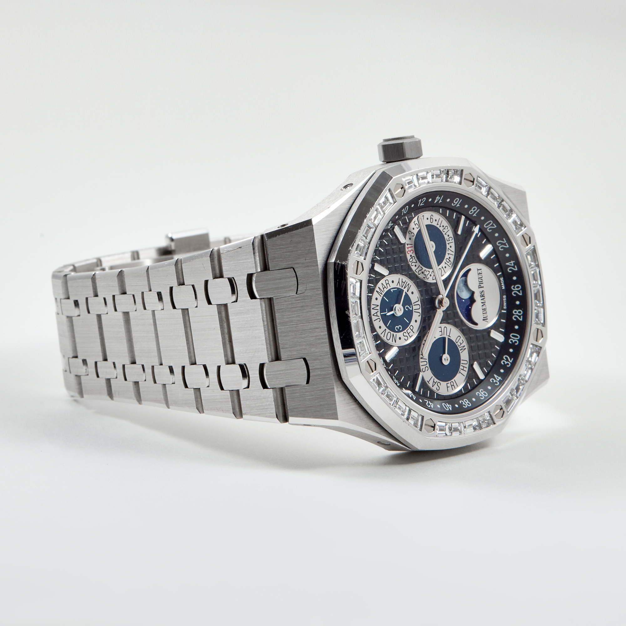 Royal Oak Perpetual Calendar White Gold Diamond Black Dial 41mm Product Image 14