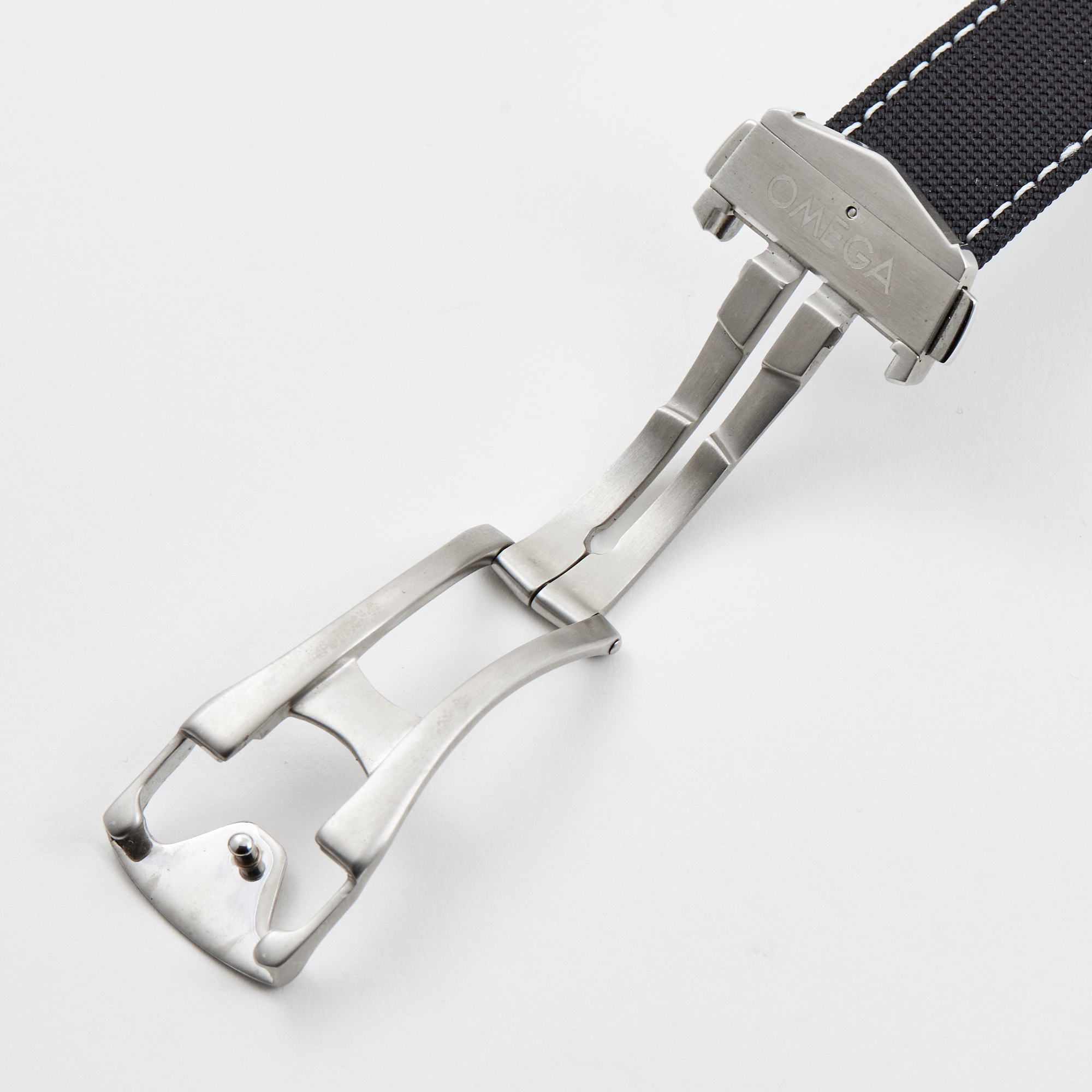 Speedmaster Professional Moonwatch "Silver Snoopy Award" Steel White Dial 42mm Product Image 8