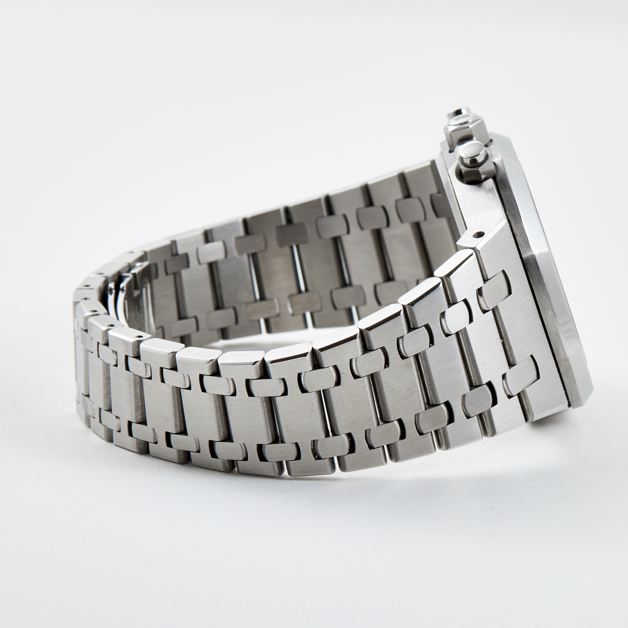 Royal Oak Chronograph Steel Silver Dial 39mm Product Image 12