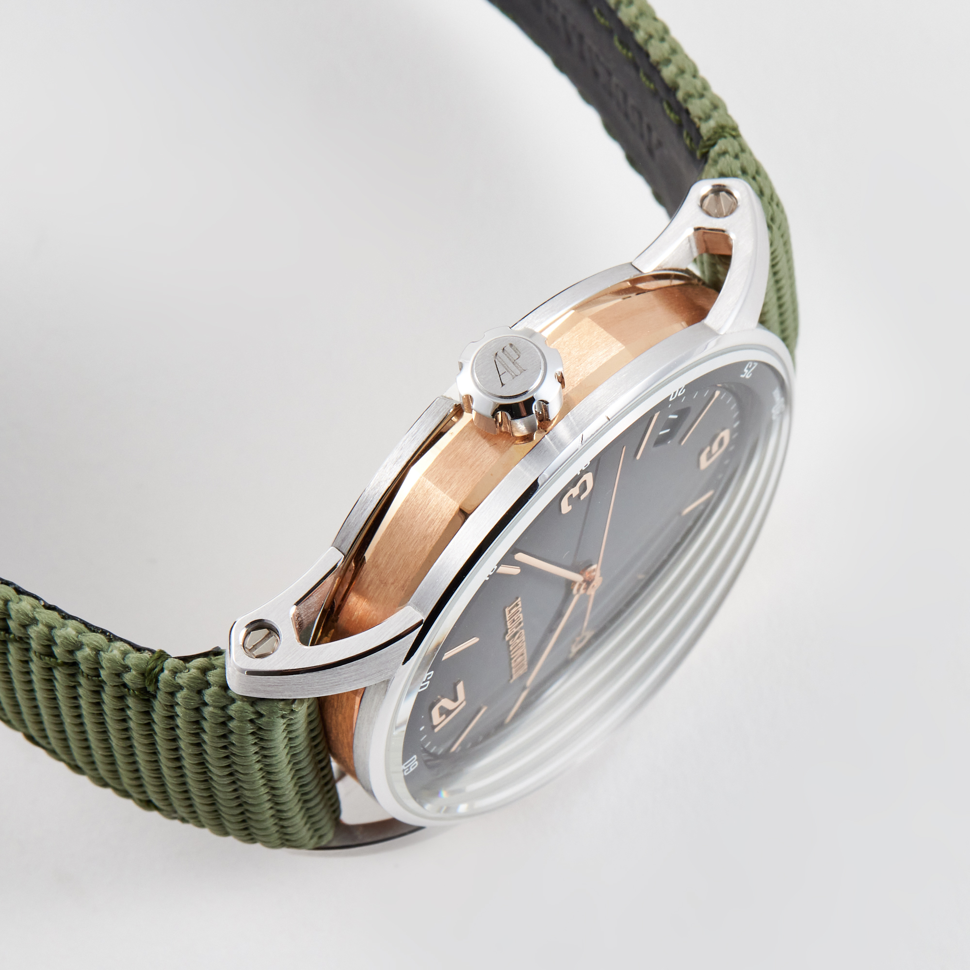 Code 11.59 White Gold Grey Dial 41mm Product Image 3