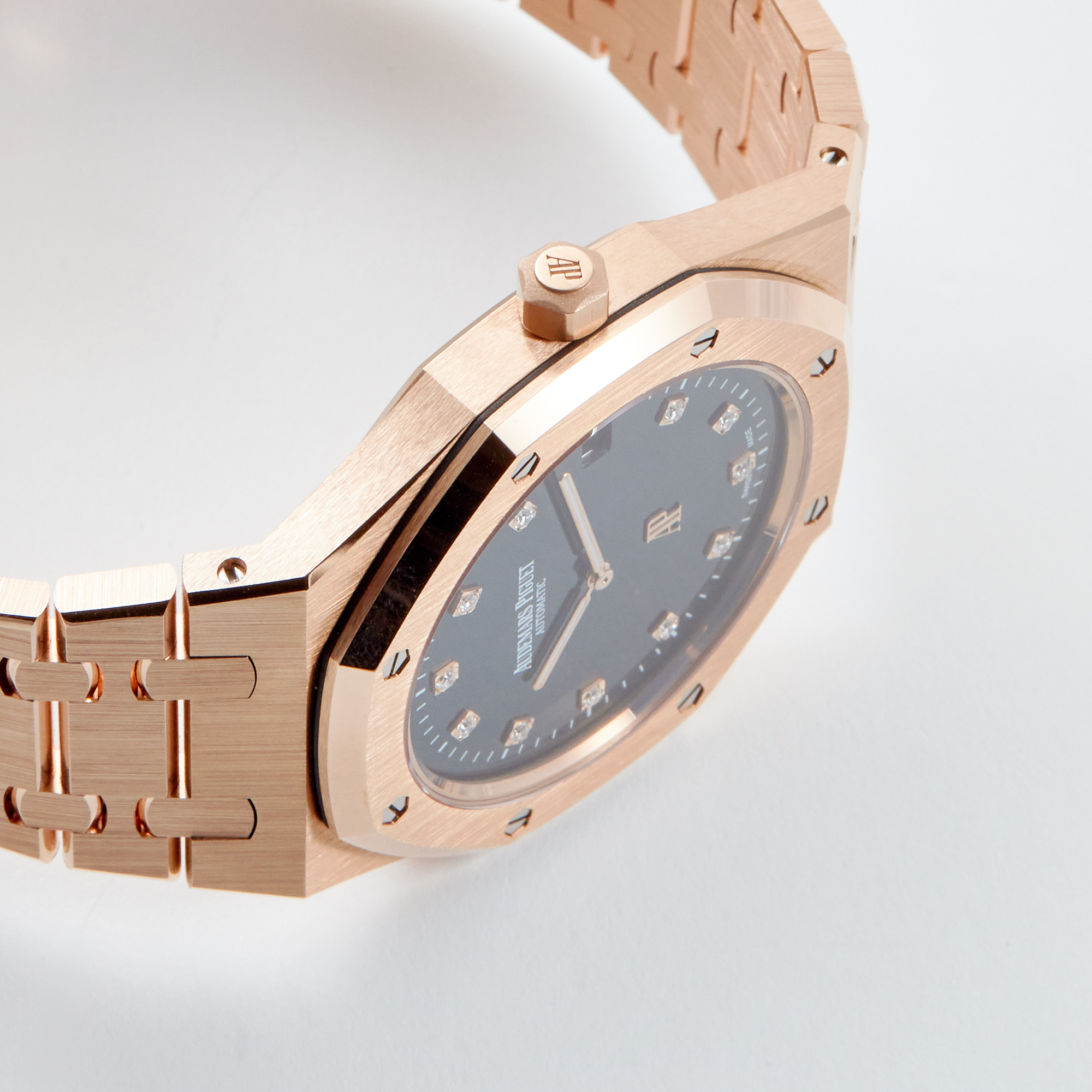 Royal Oak Extra-Thin Rose Gold Black Dial 39mm Product Image 3